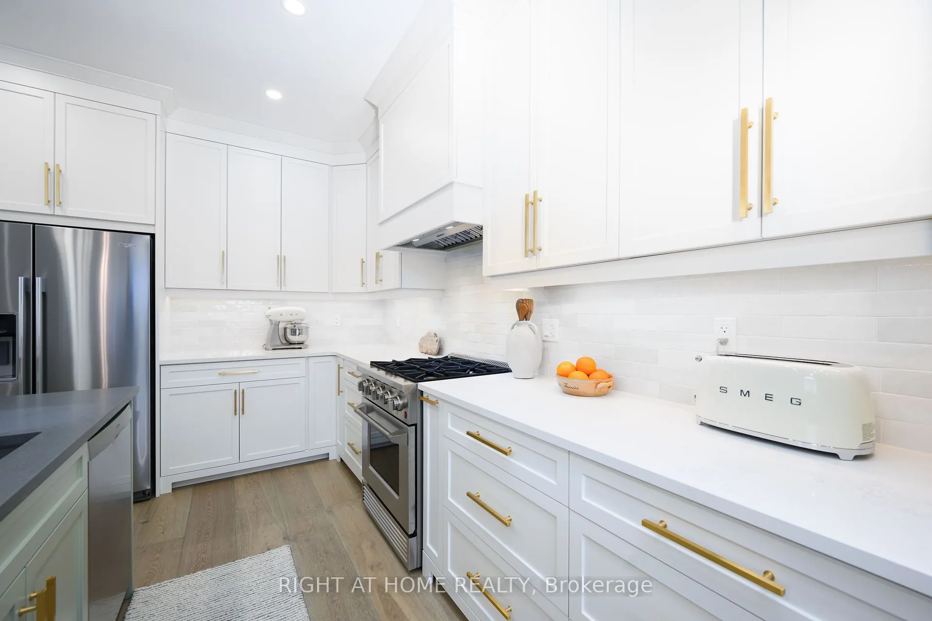 270 Main Street W, #9