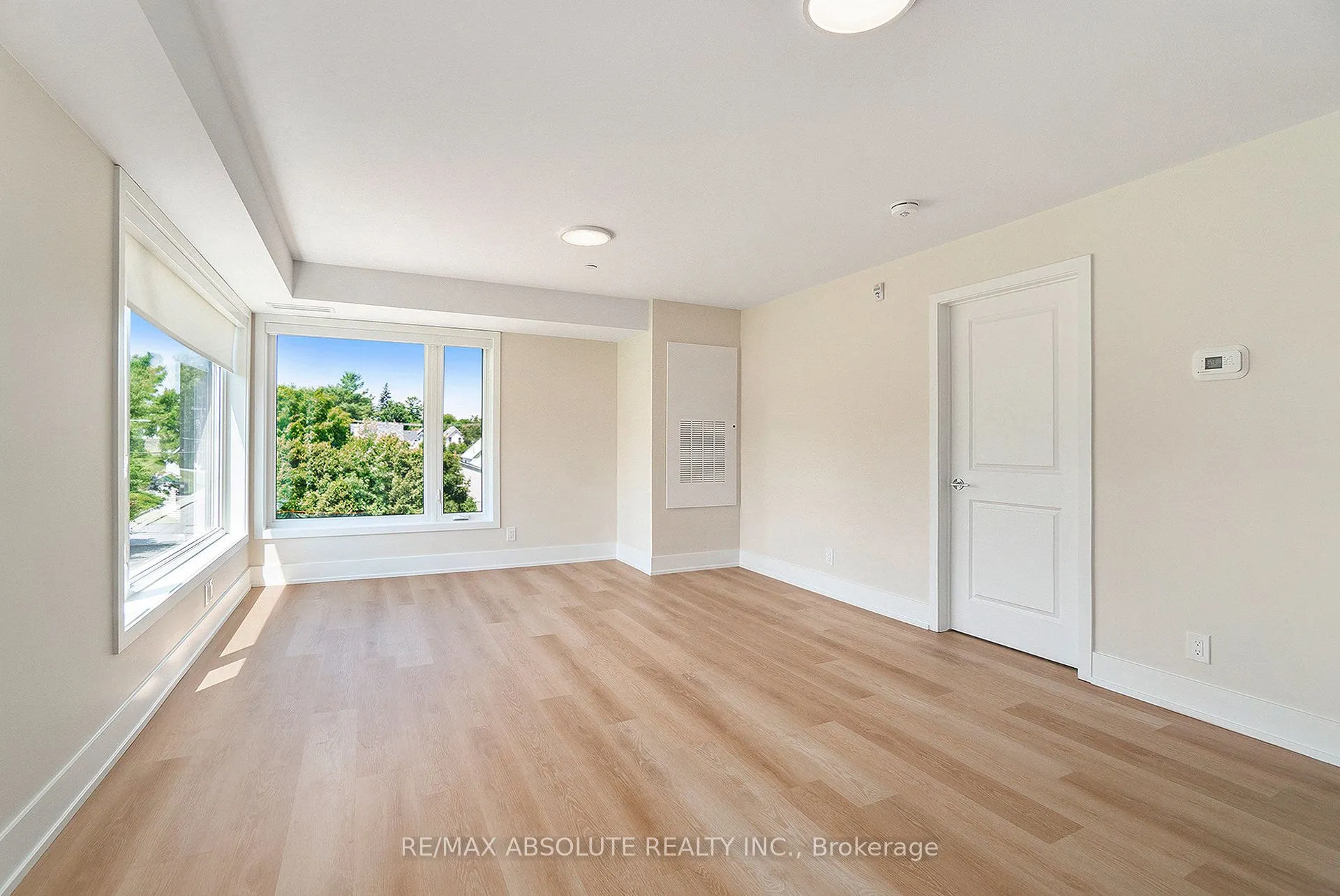12 Thomas Street S, #214