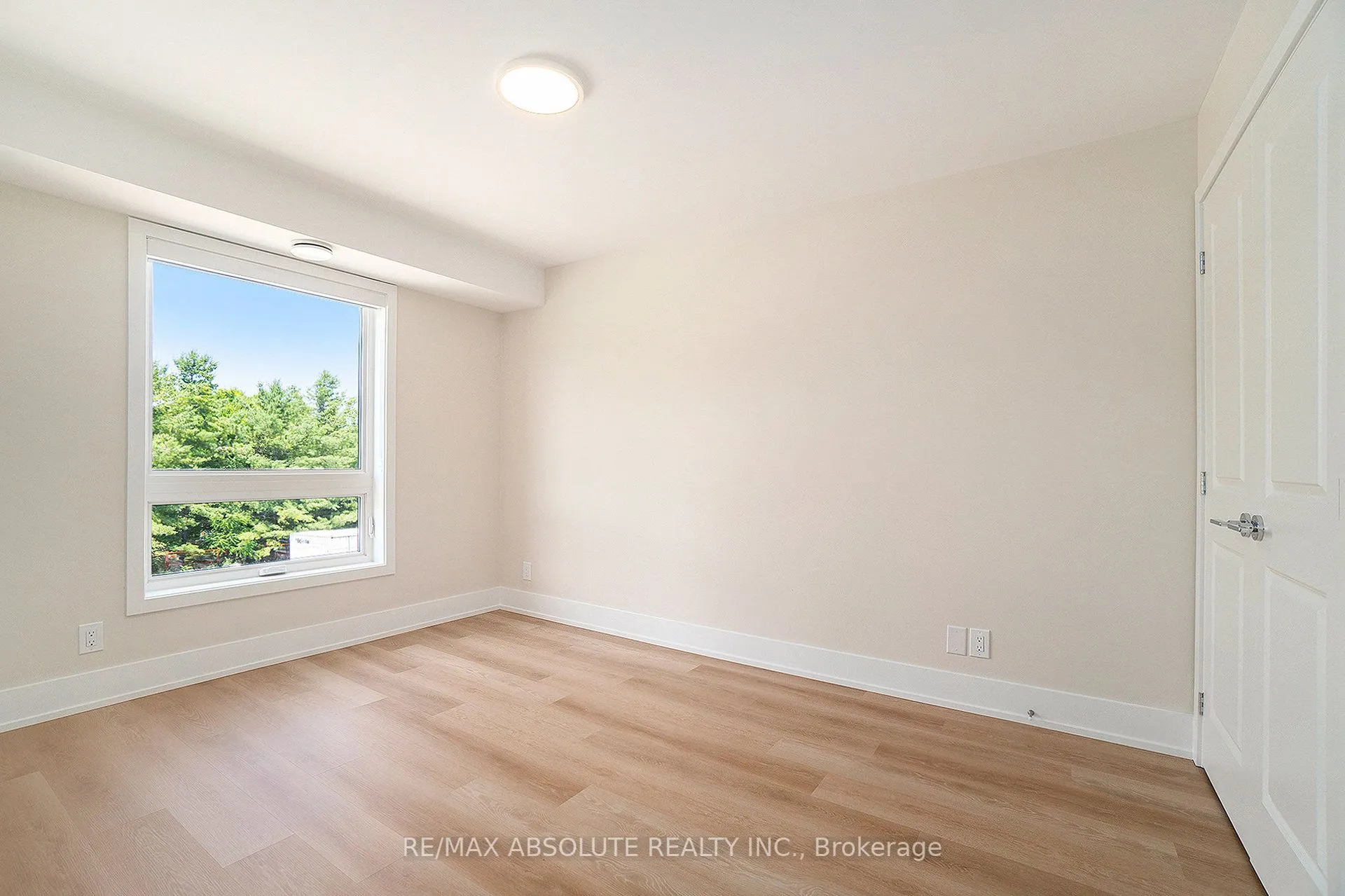 12 Thomas Street S, #214