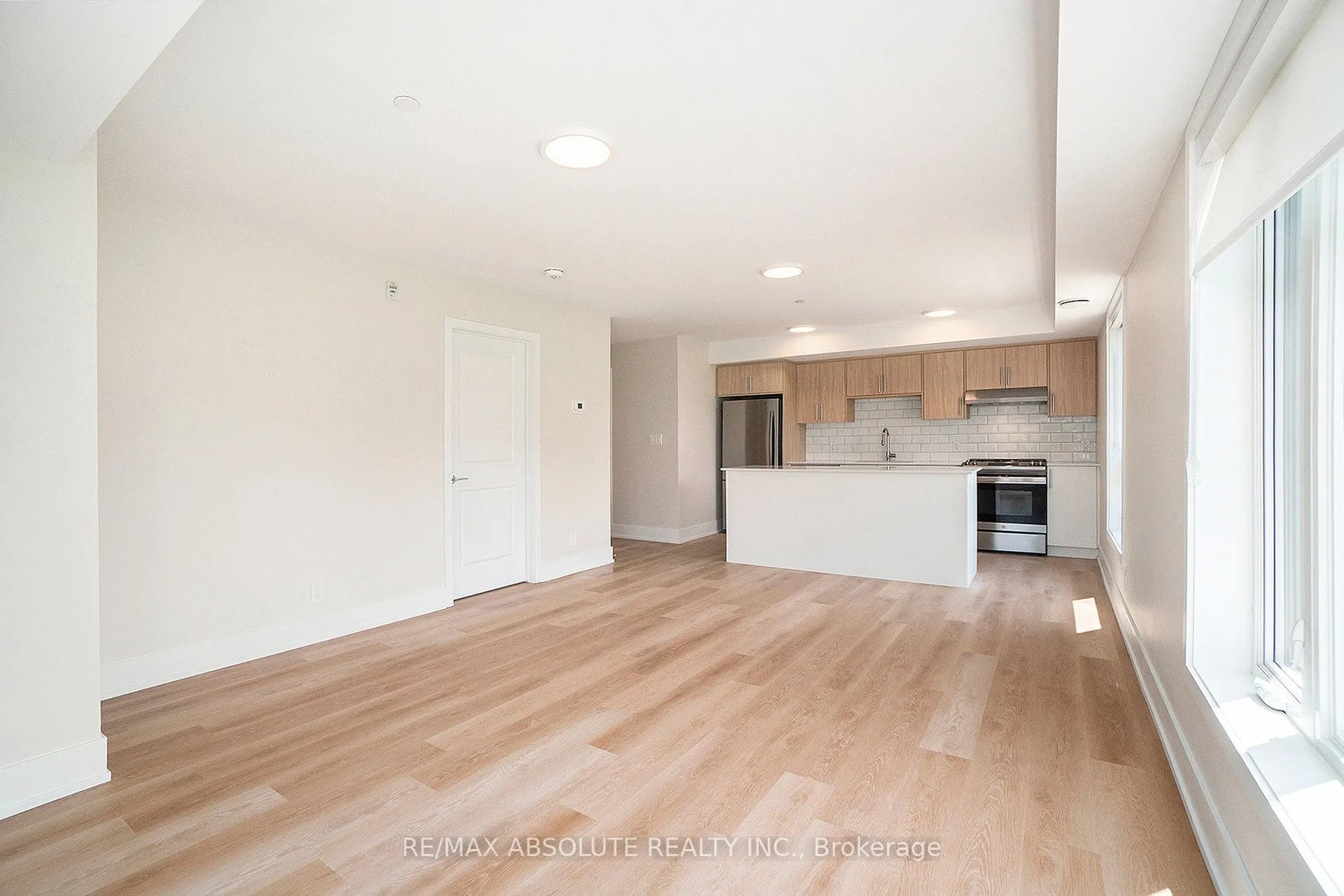 12 Thomas Street S, #214