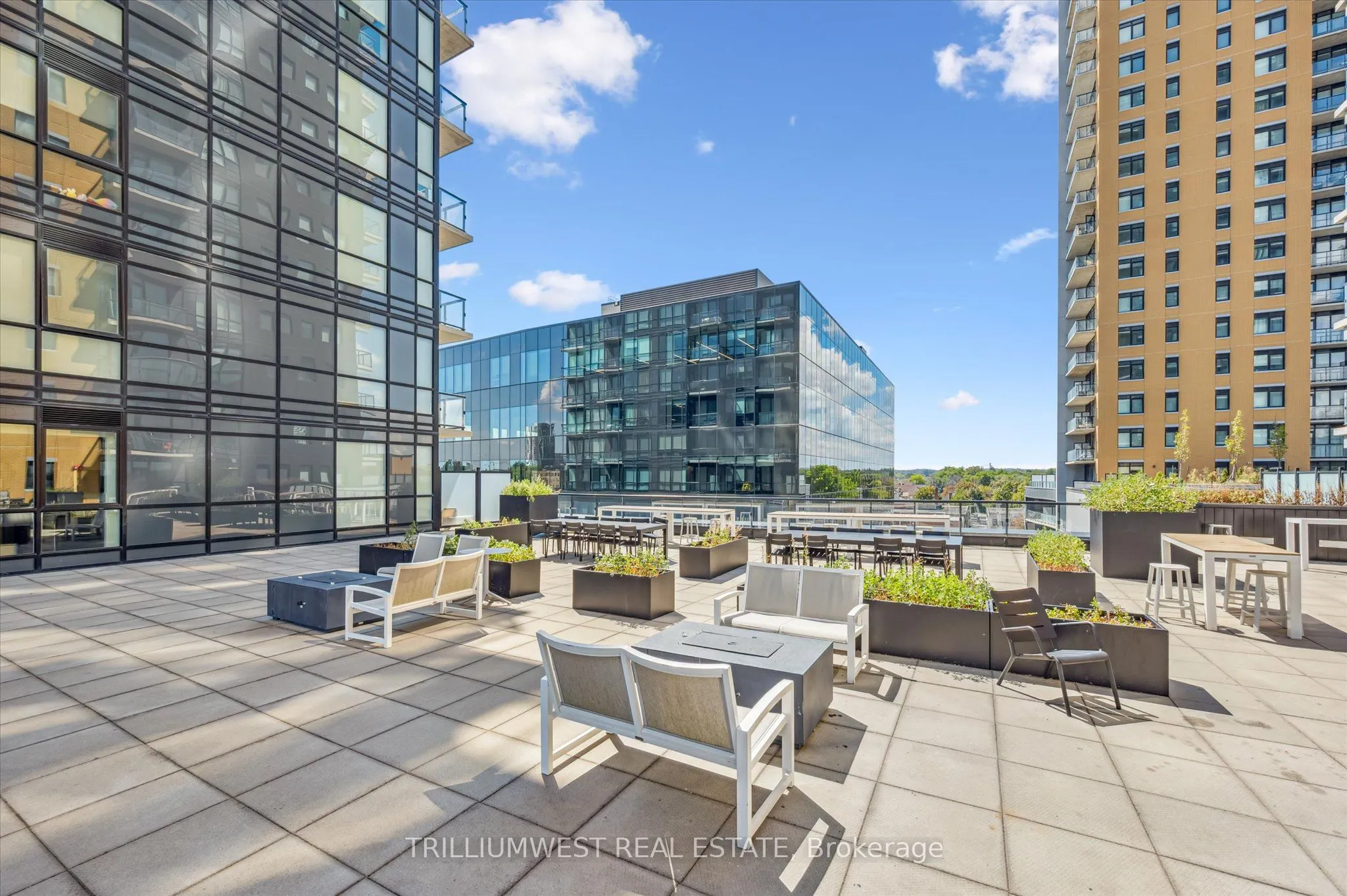 100 Garment Street, #902