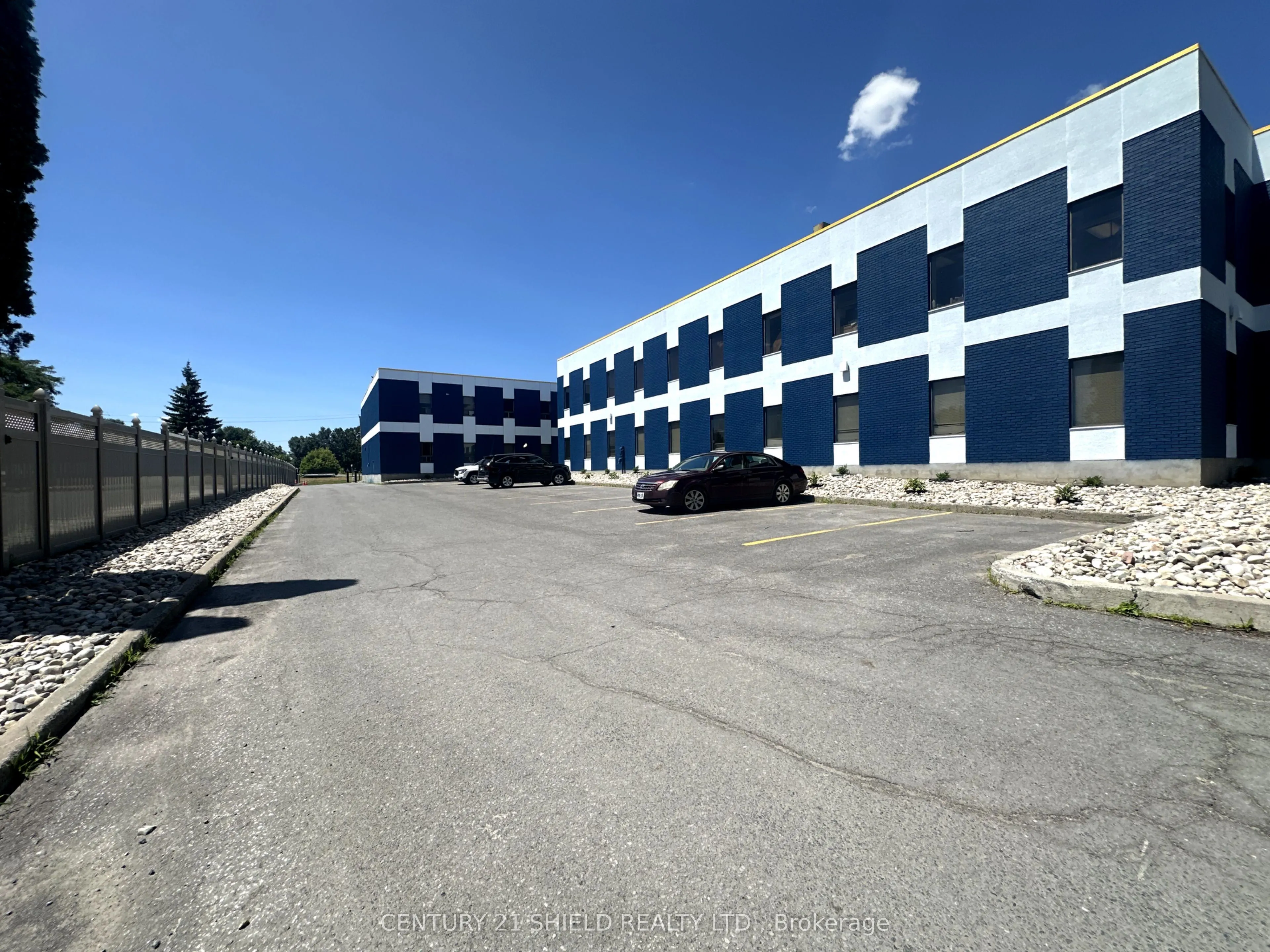 820 McConnell Avenue, #213