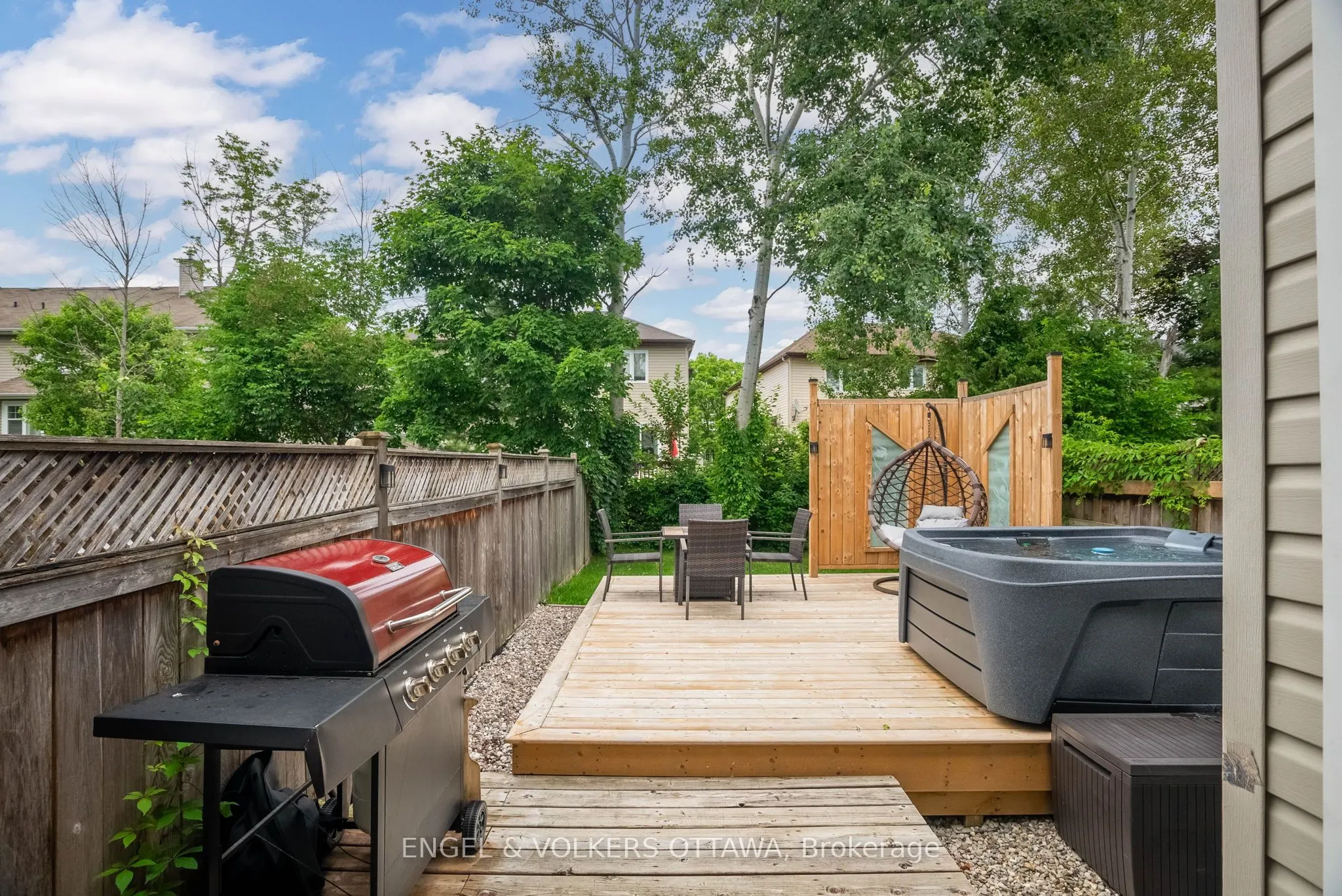 529 Devonwood Circle