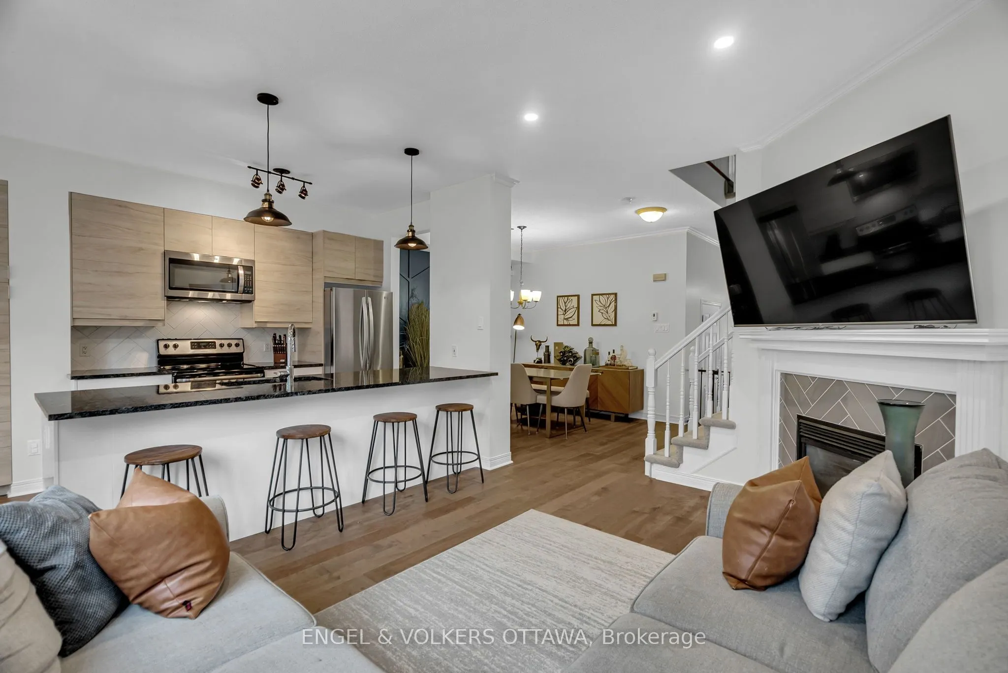 529 Devonwood Circle