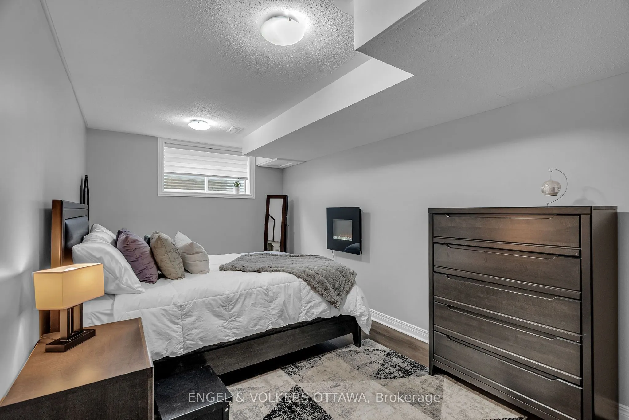 529 Devonwood Circle