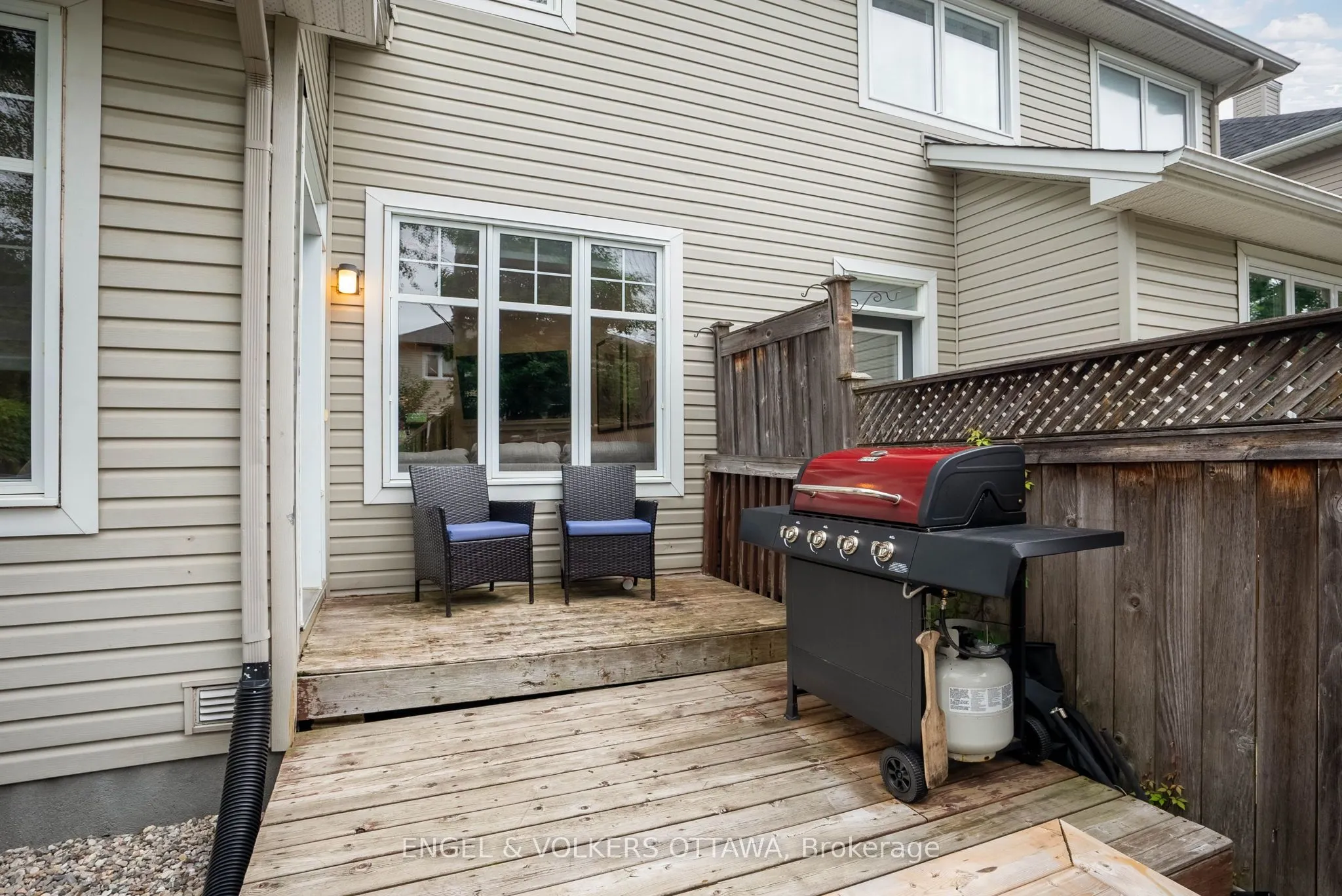 529 Devonwood Circle