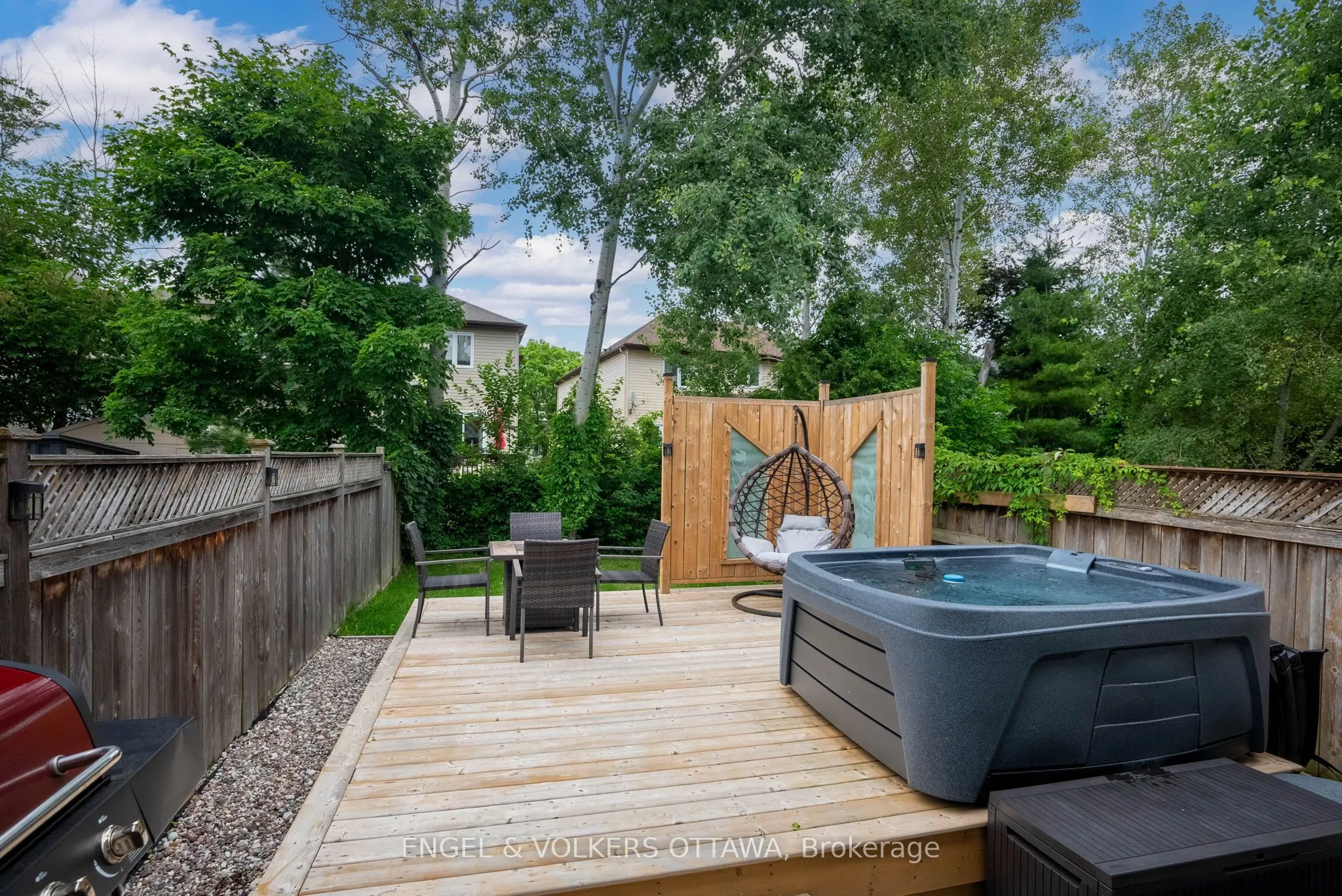 529 Devonwood Circle