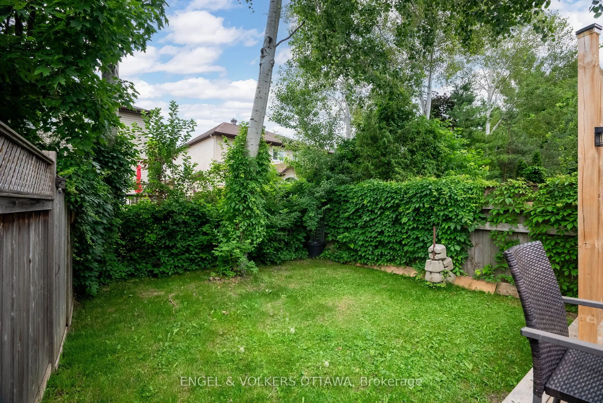 529 Devonwood Circle