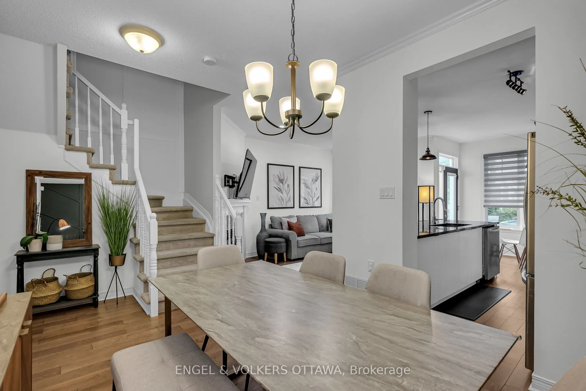 529 Devonwood Circle
