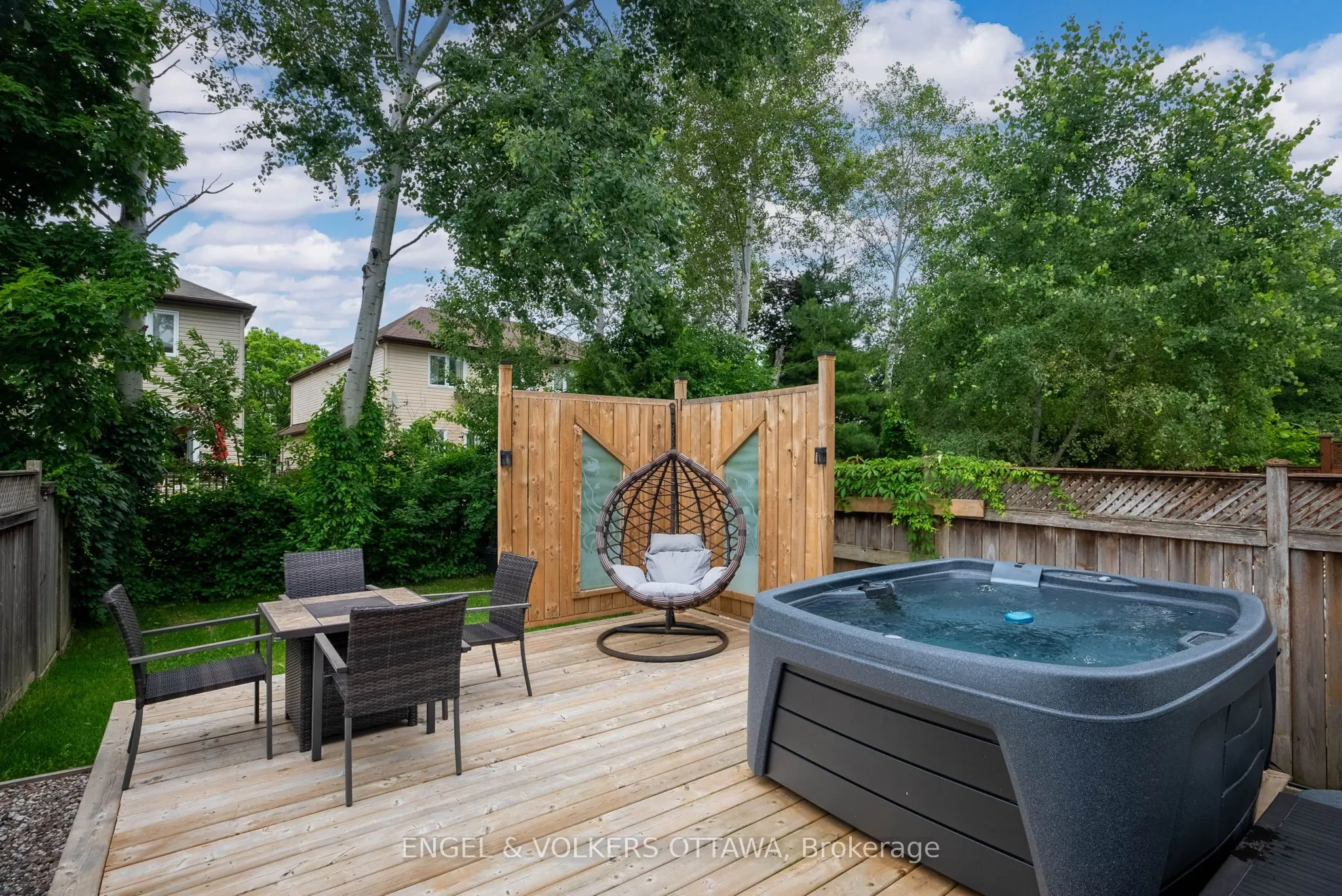 529 Devonwood Circle