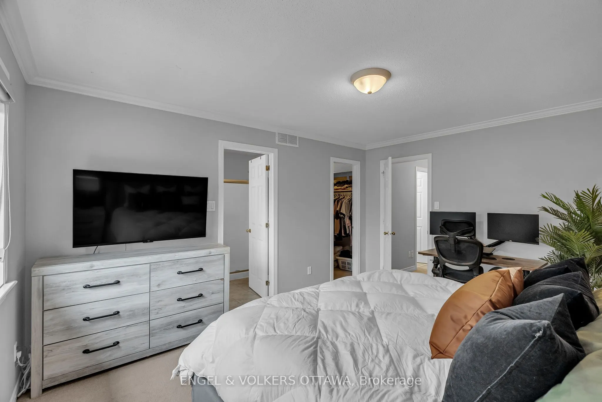 529 Devonwood Circle