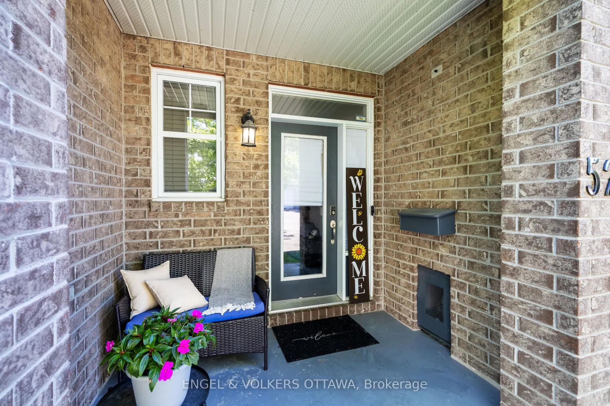 529 Devonwood Circle