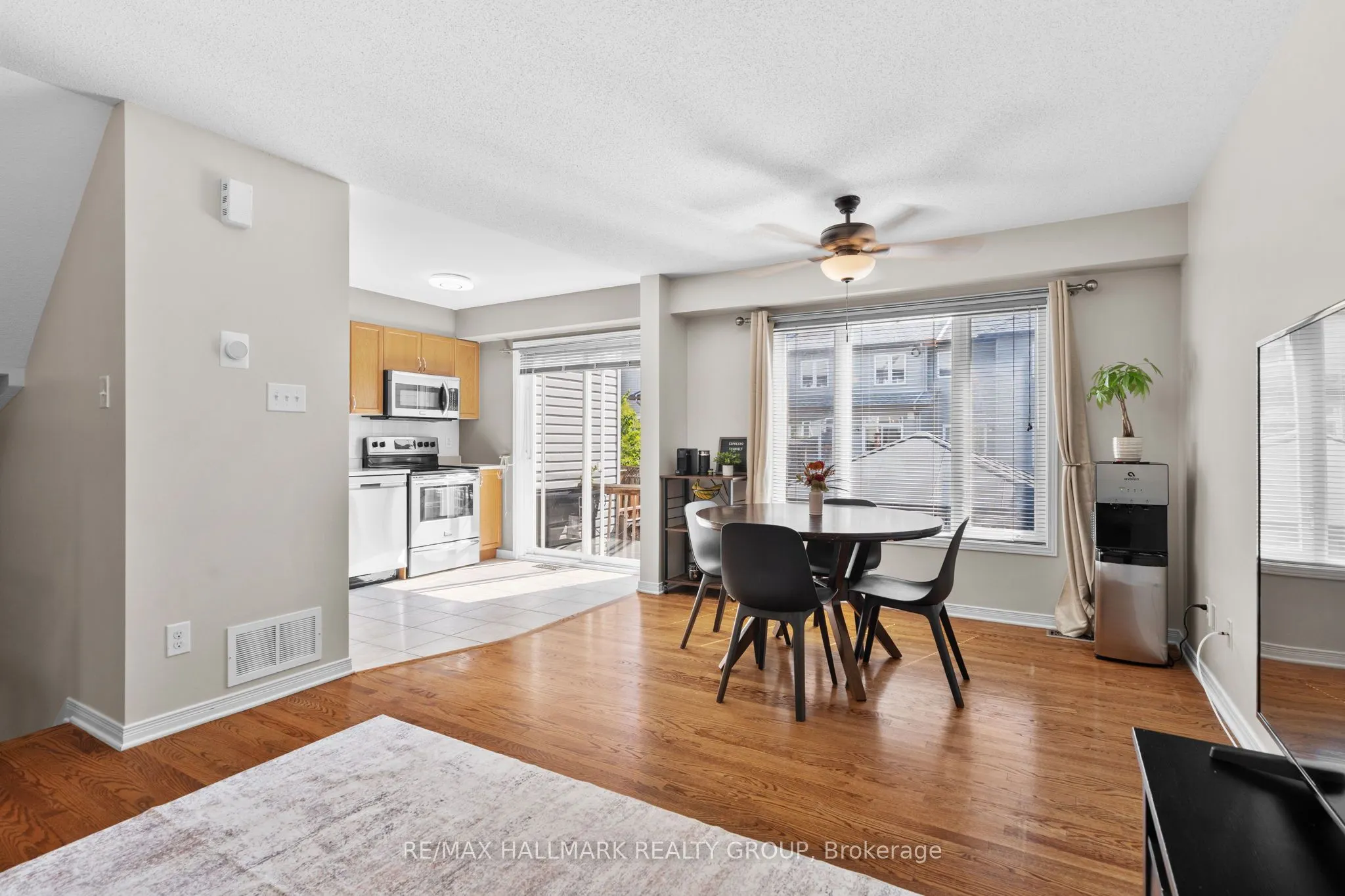 379 Rolling Meadow Crescent