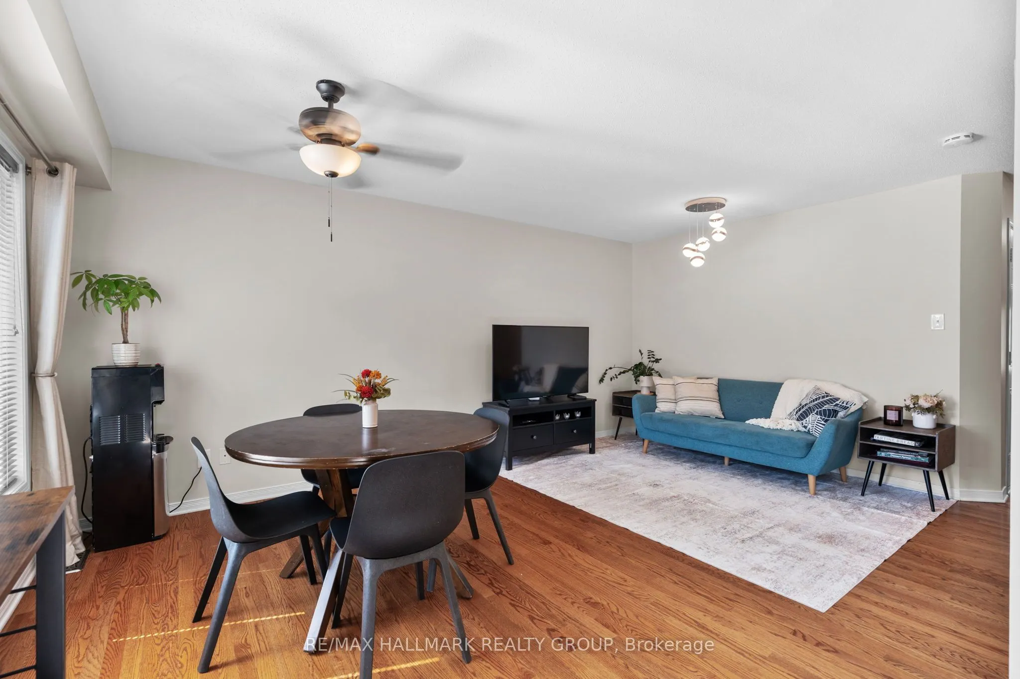 379 Rolling Meadow Crescent