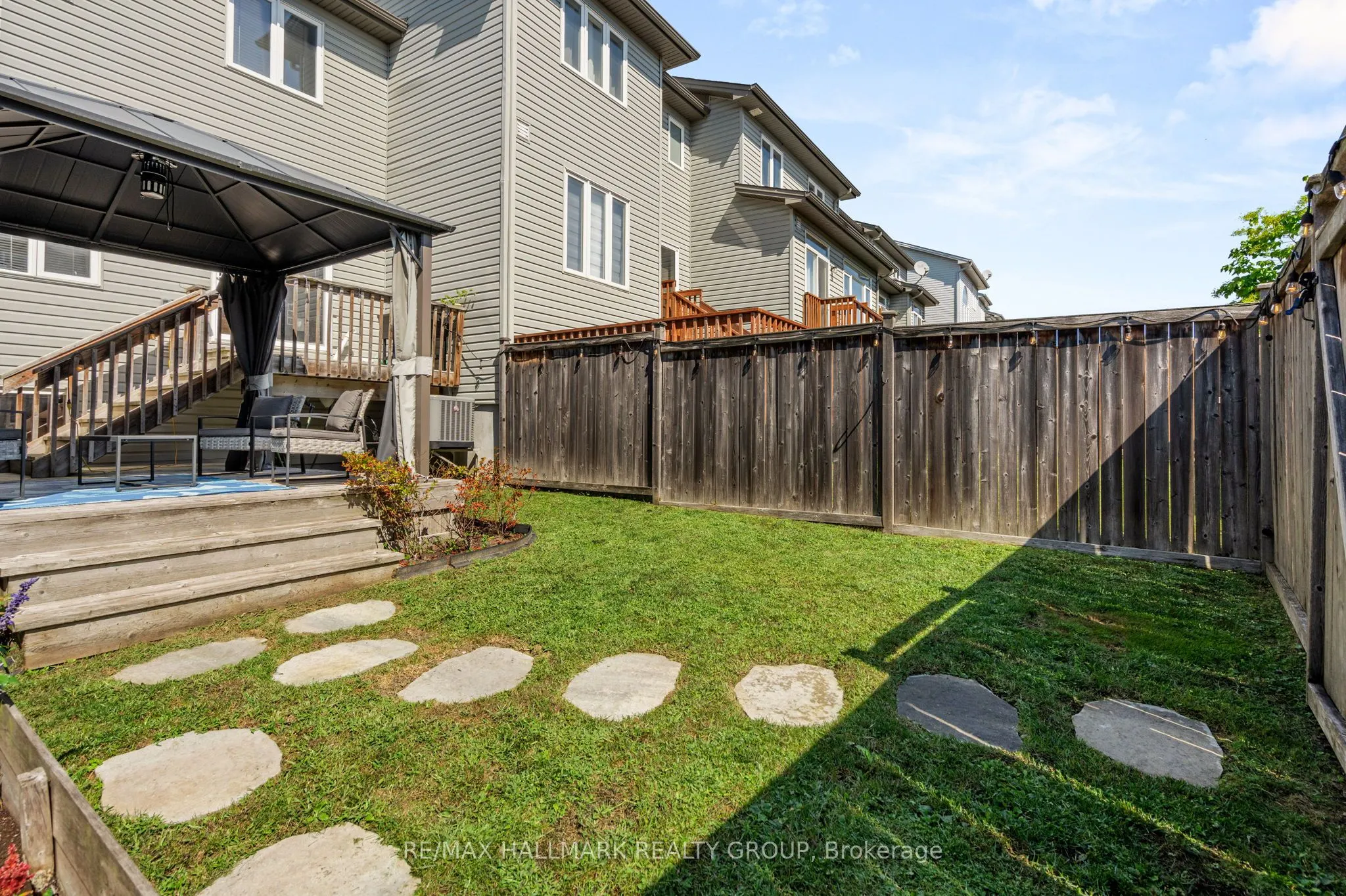 379 Rolling Meadow Crescent