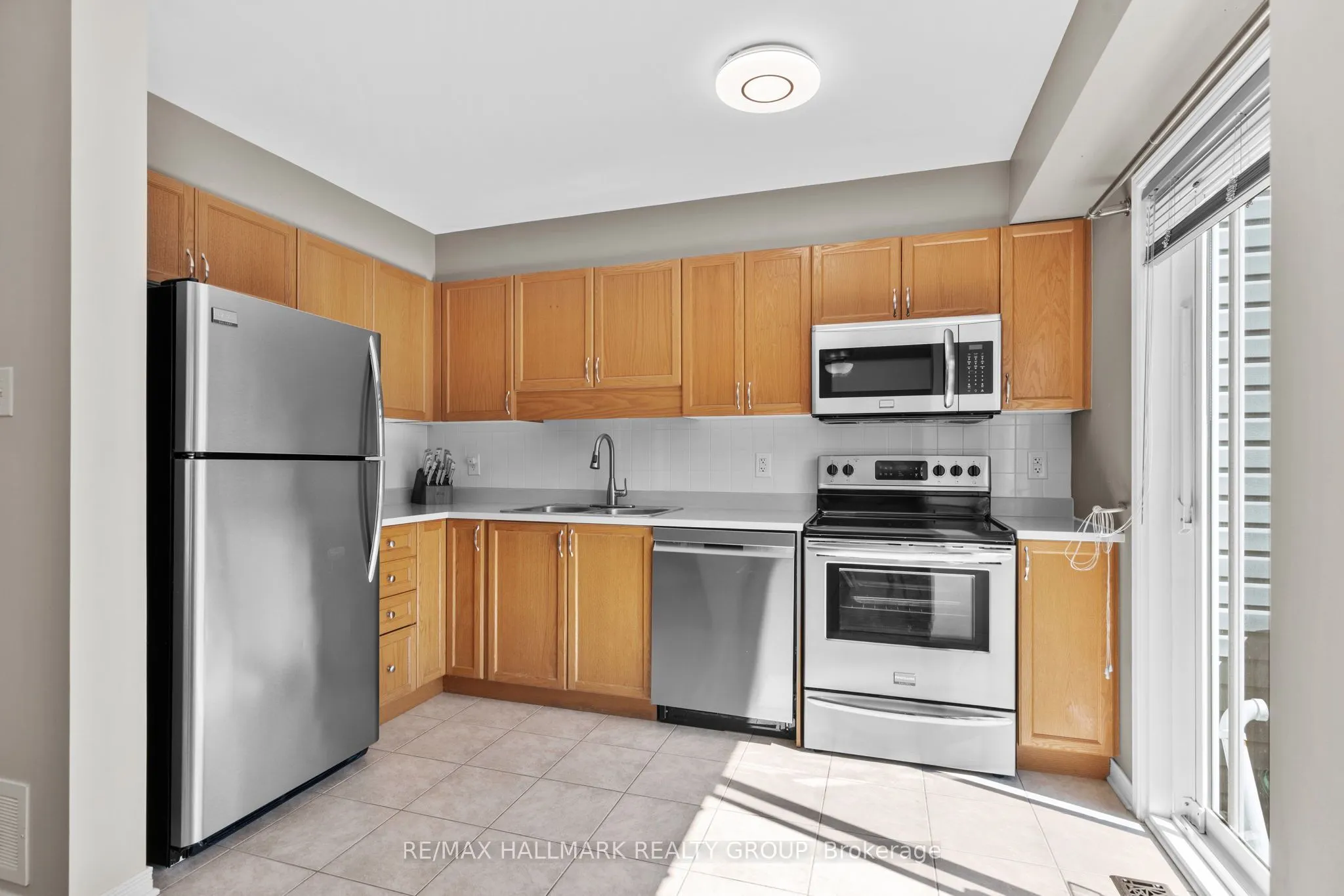 379 Rolling Meadow Crescent