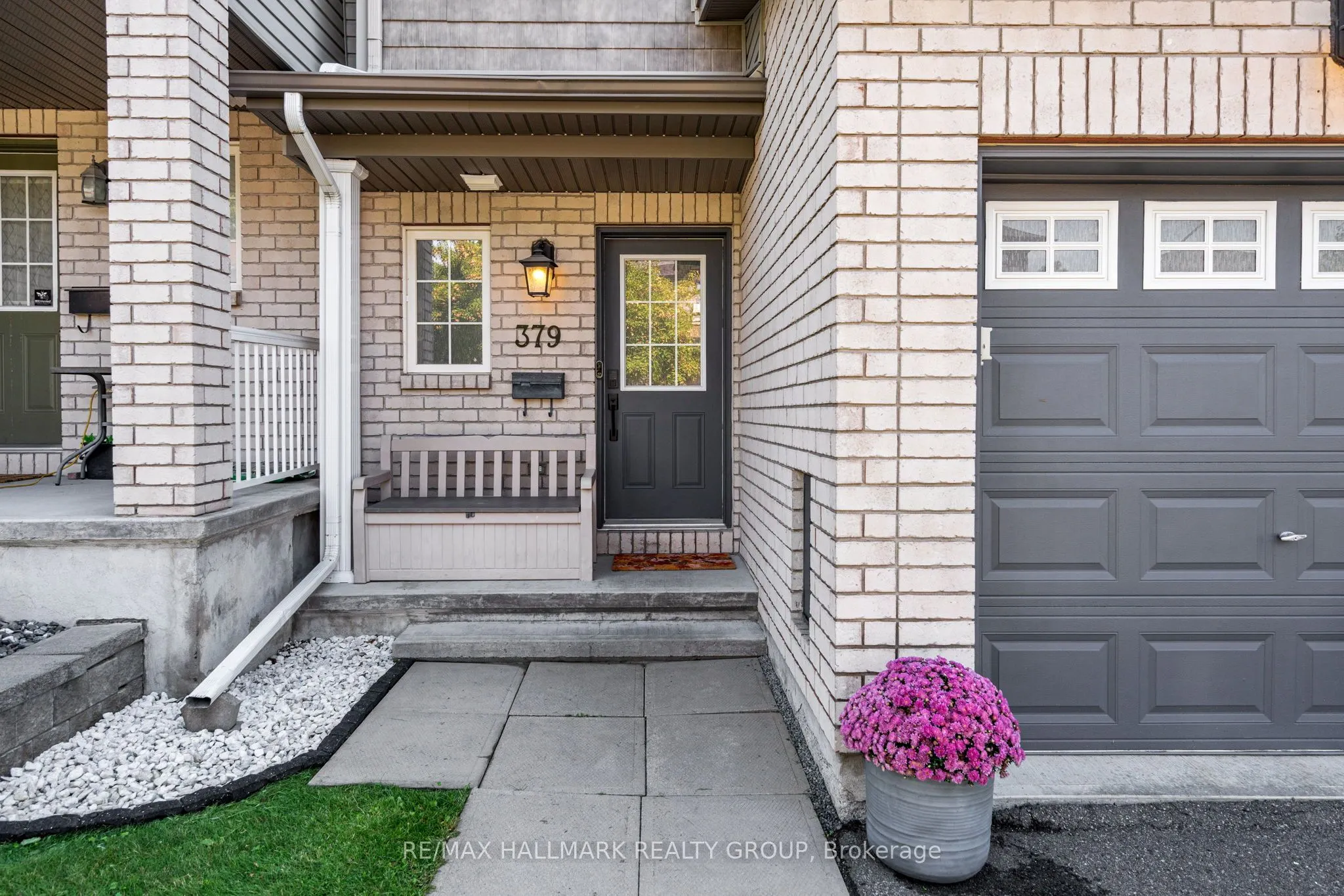 379 Rolling Meadow Crescent
