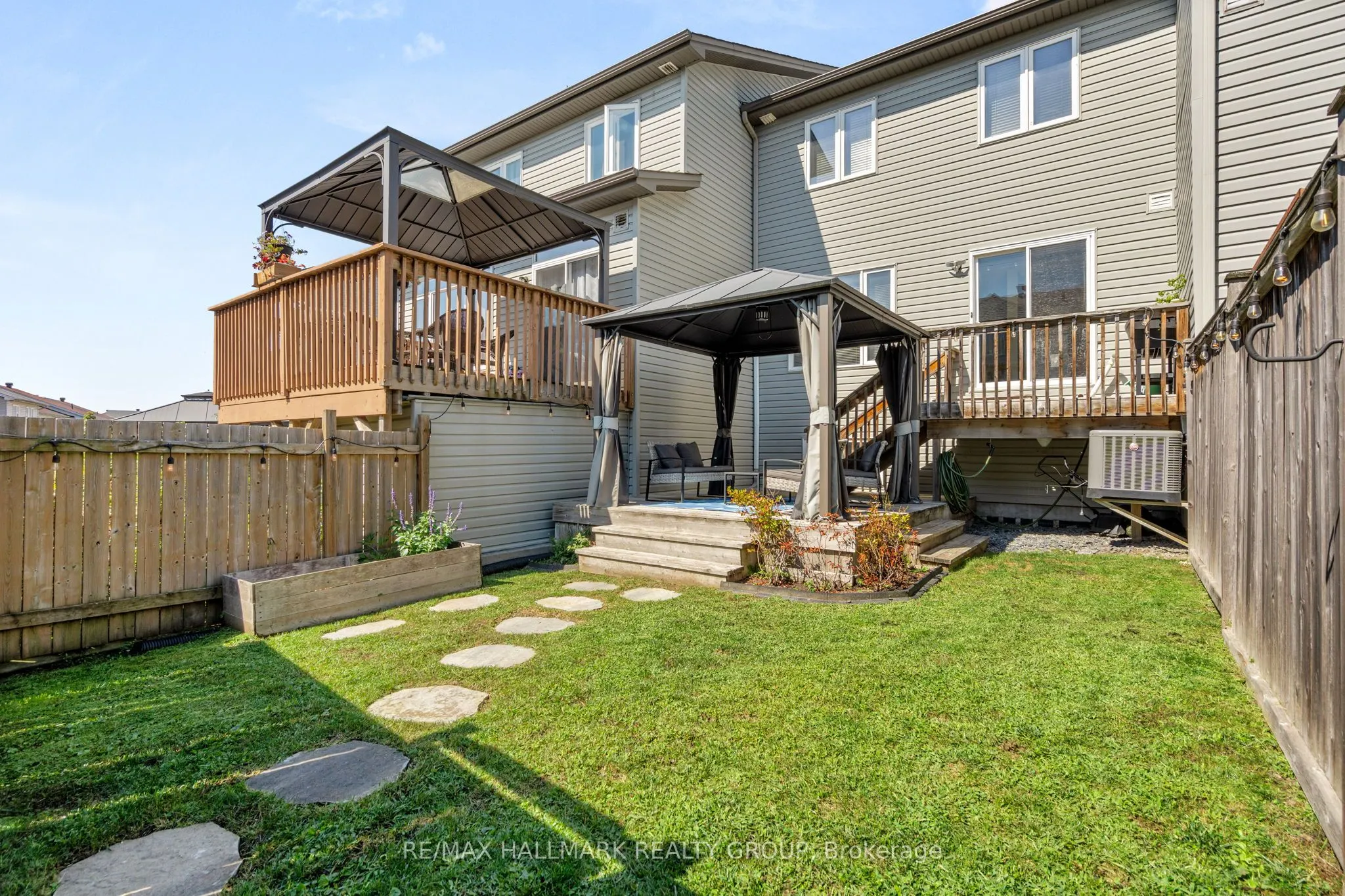 379 Rolling Meadow Crescent