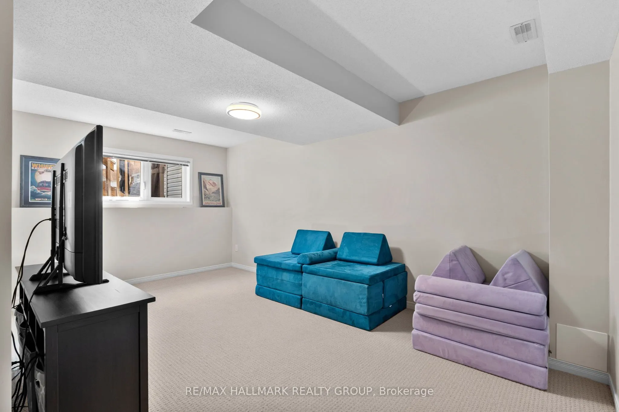 379 Rolling Meadow Crescent