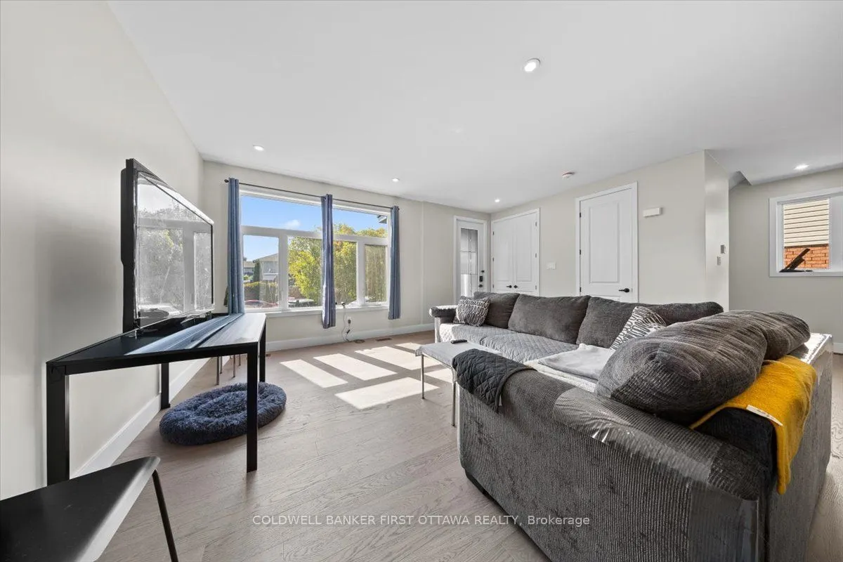 25 Pennard Way, #A & B