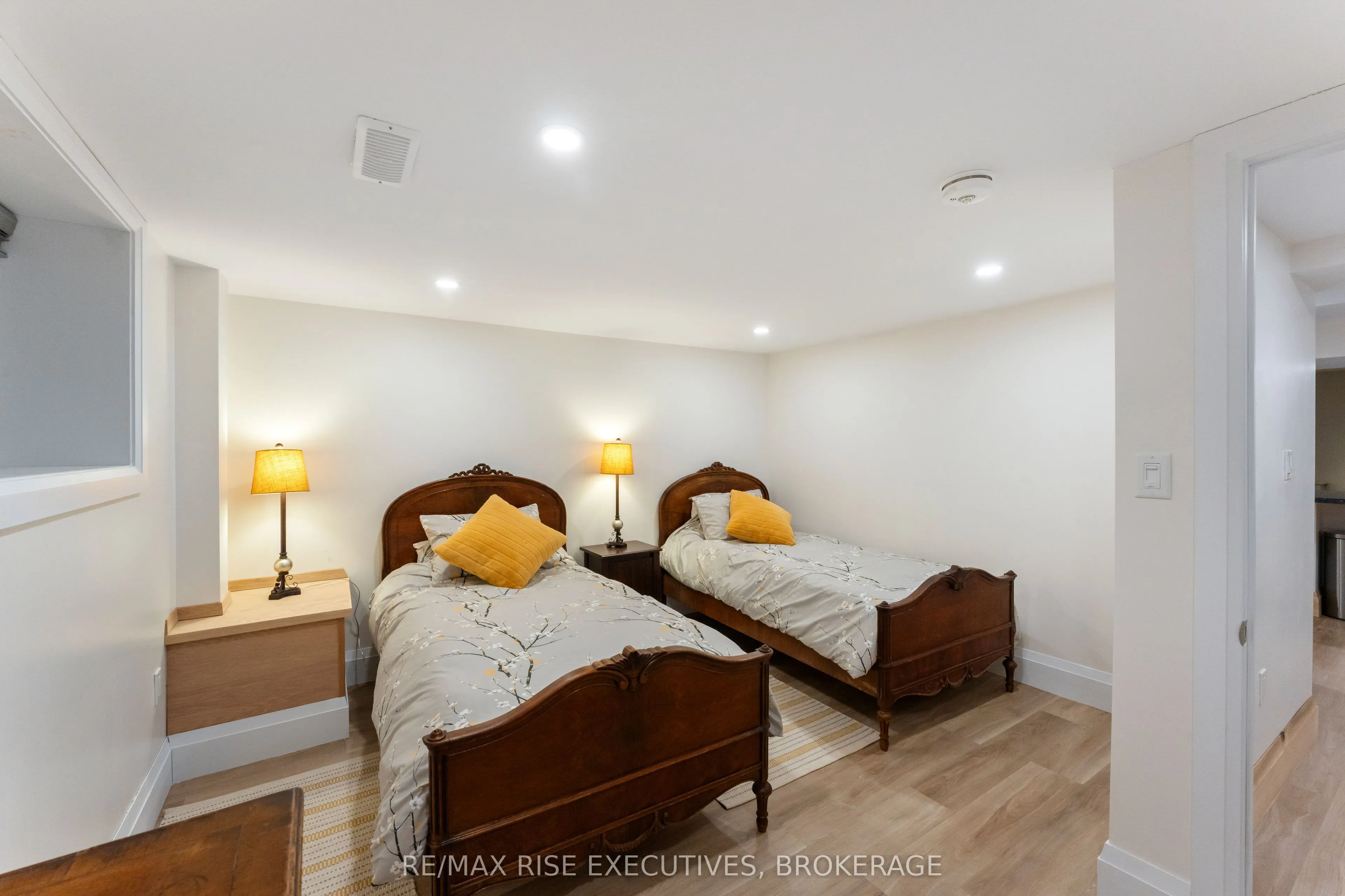 115 Fairway Hill Crescent