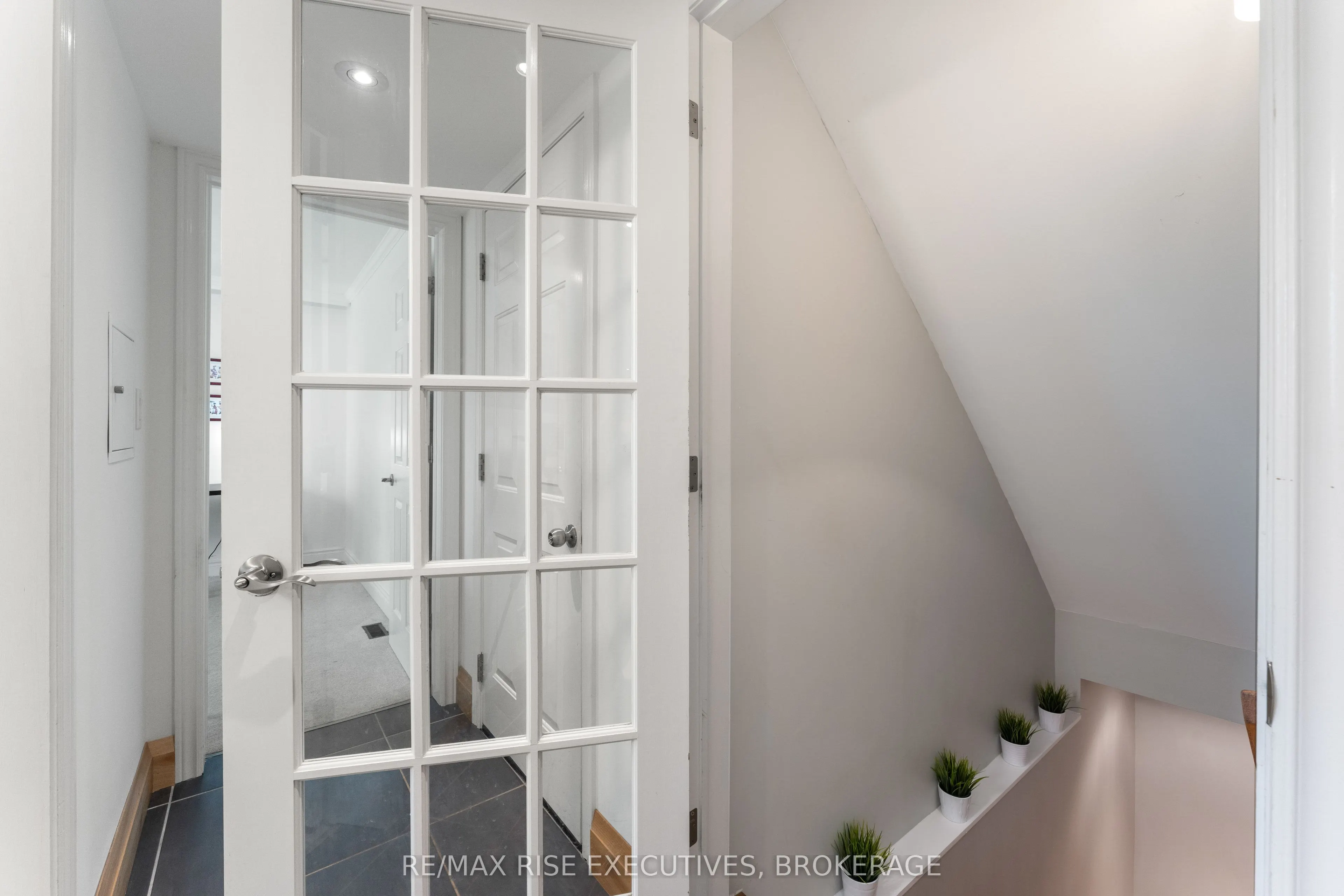 115 Fairway Hill Crescent