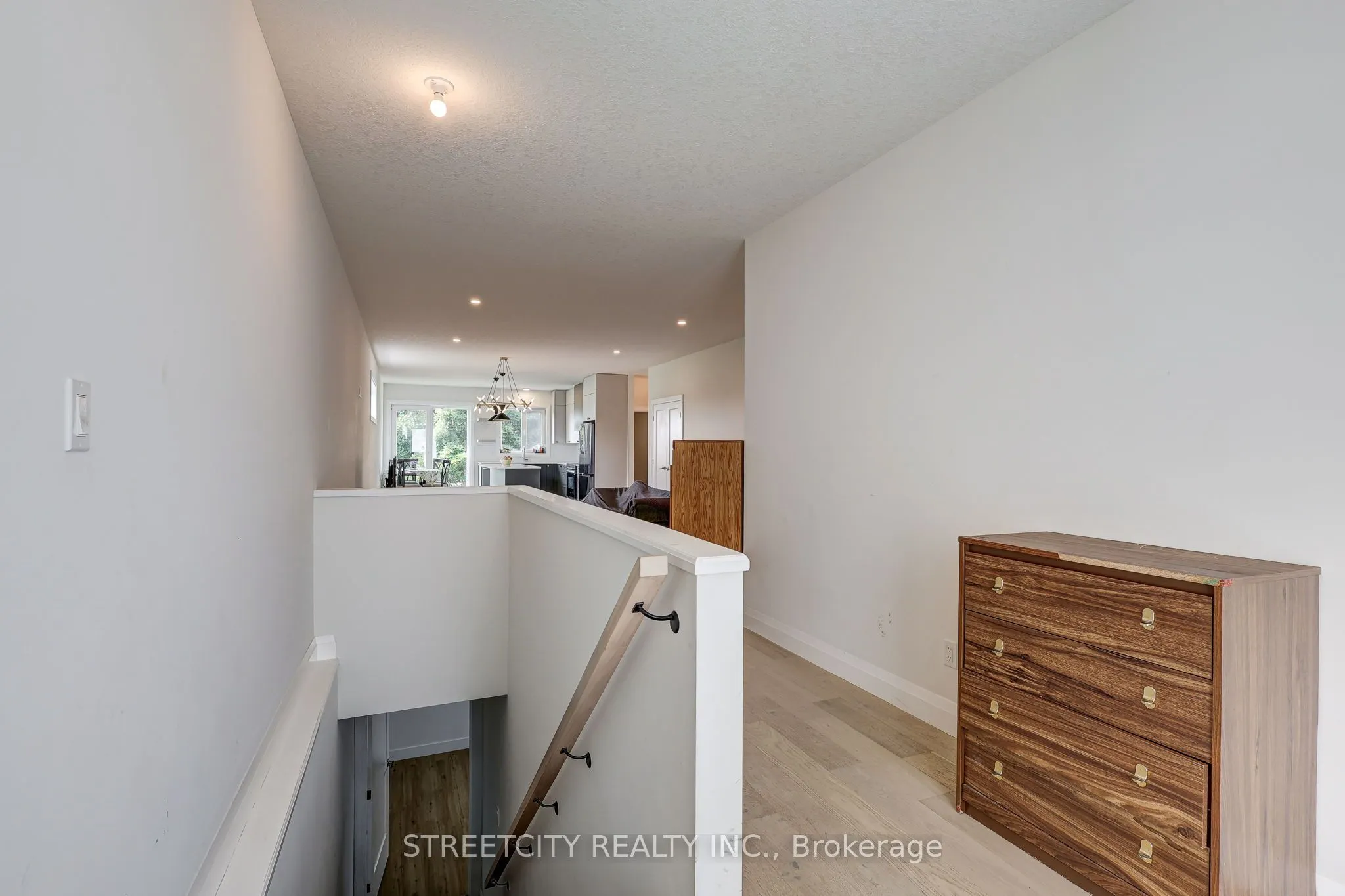 42 Alexander Circle