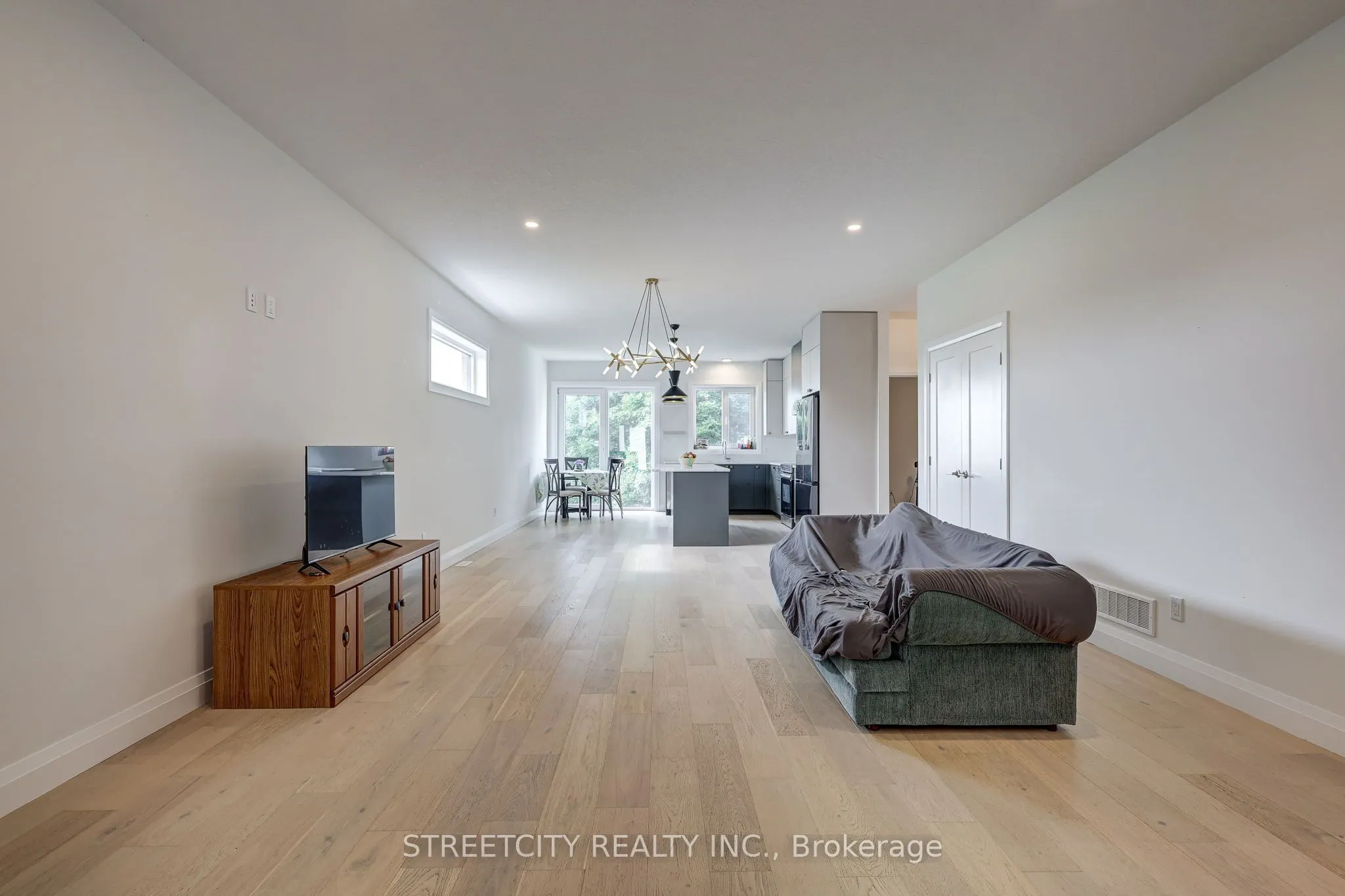 42 Alexander Circle