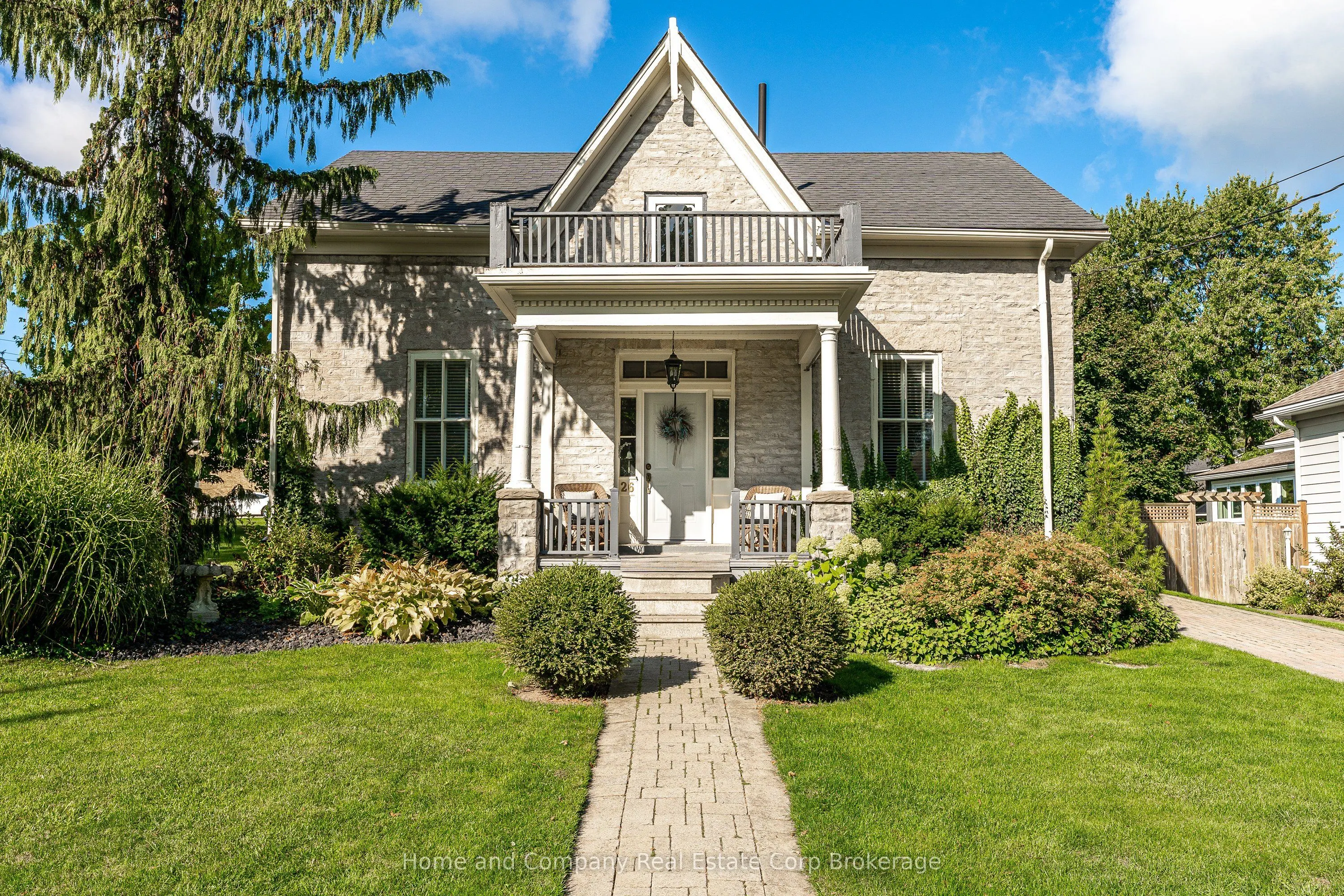 26 Ontario Street S