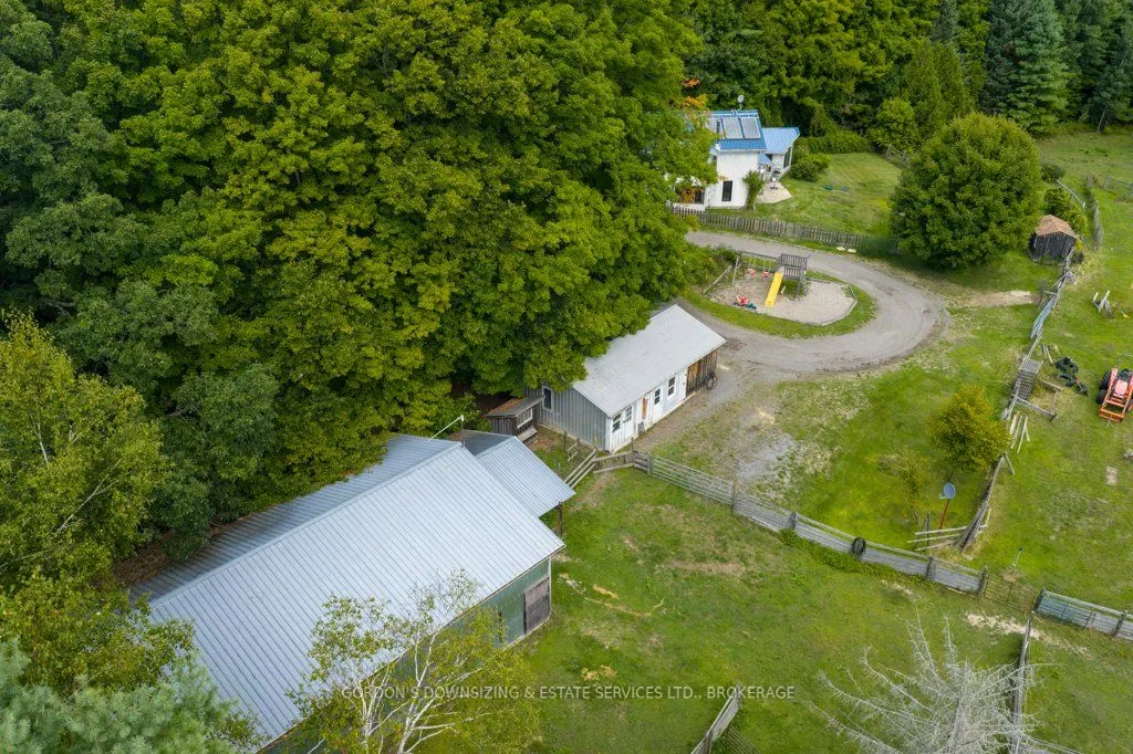 1084 Moon Road