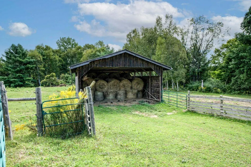 1084 Moon Road