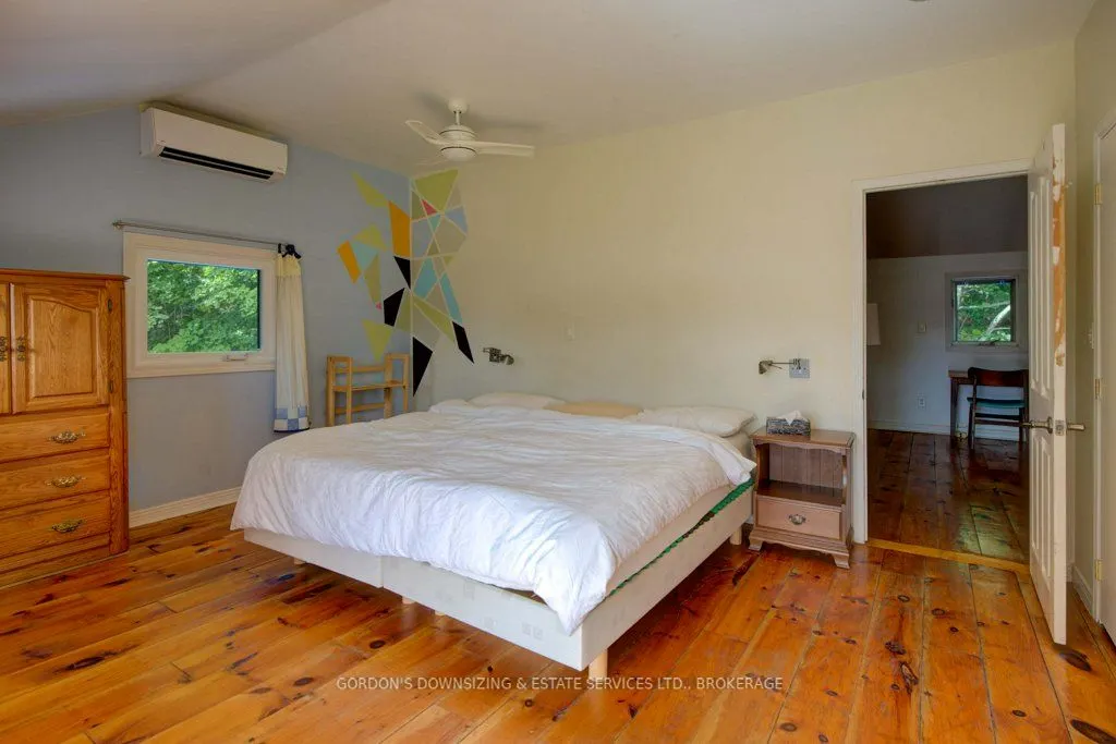 1084 Moon Road