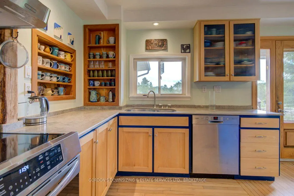 1084 Moon Road