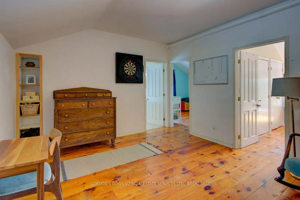 1084 Moon Road