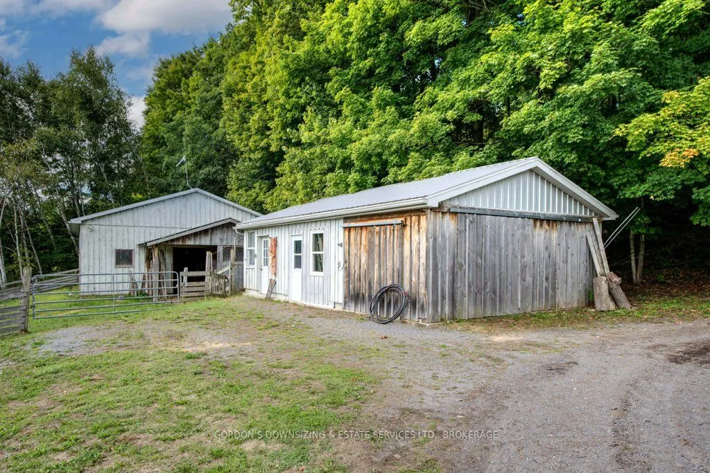 1084 Moon Road