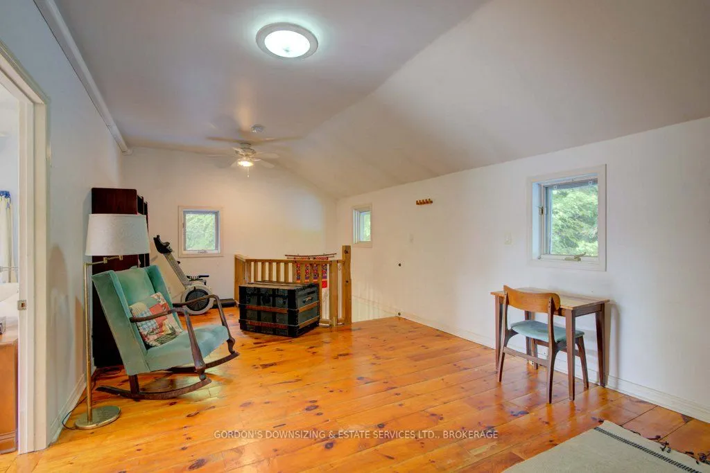 1084 Moon Road