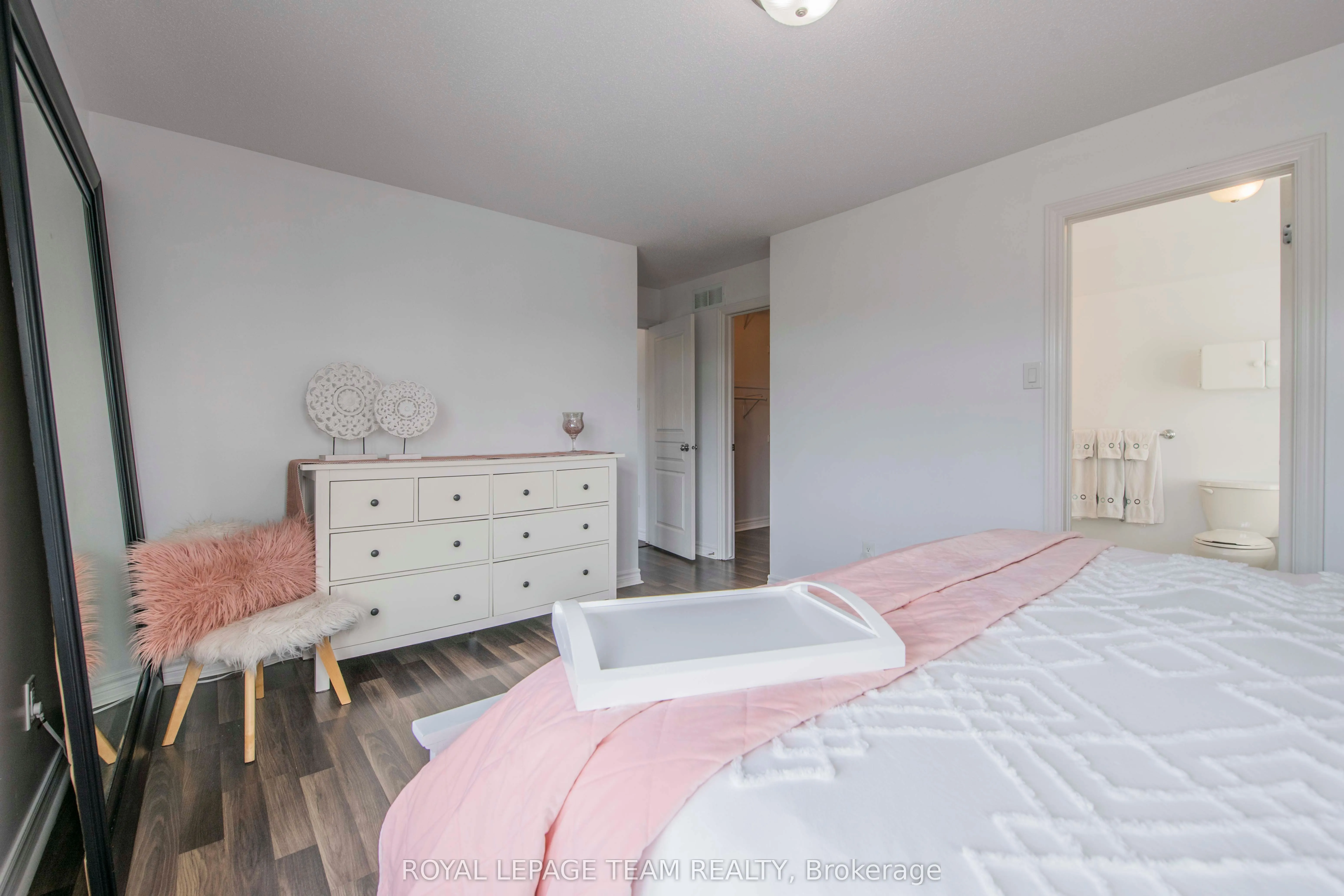 500 Grand Tully Way