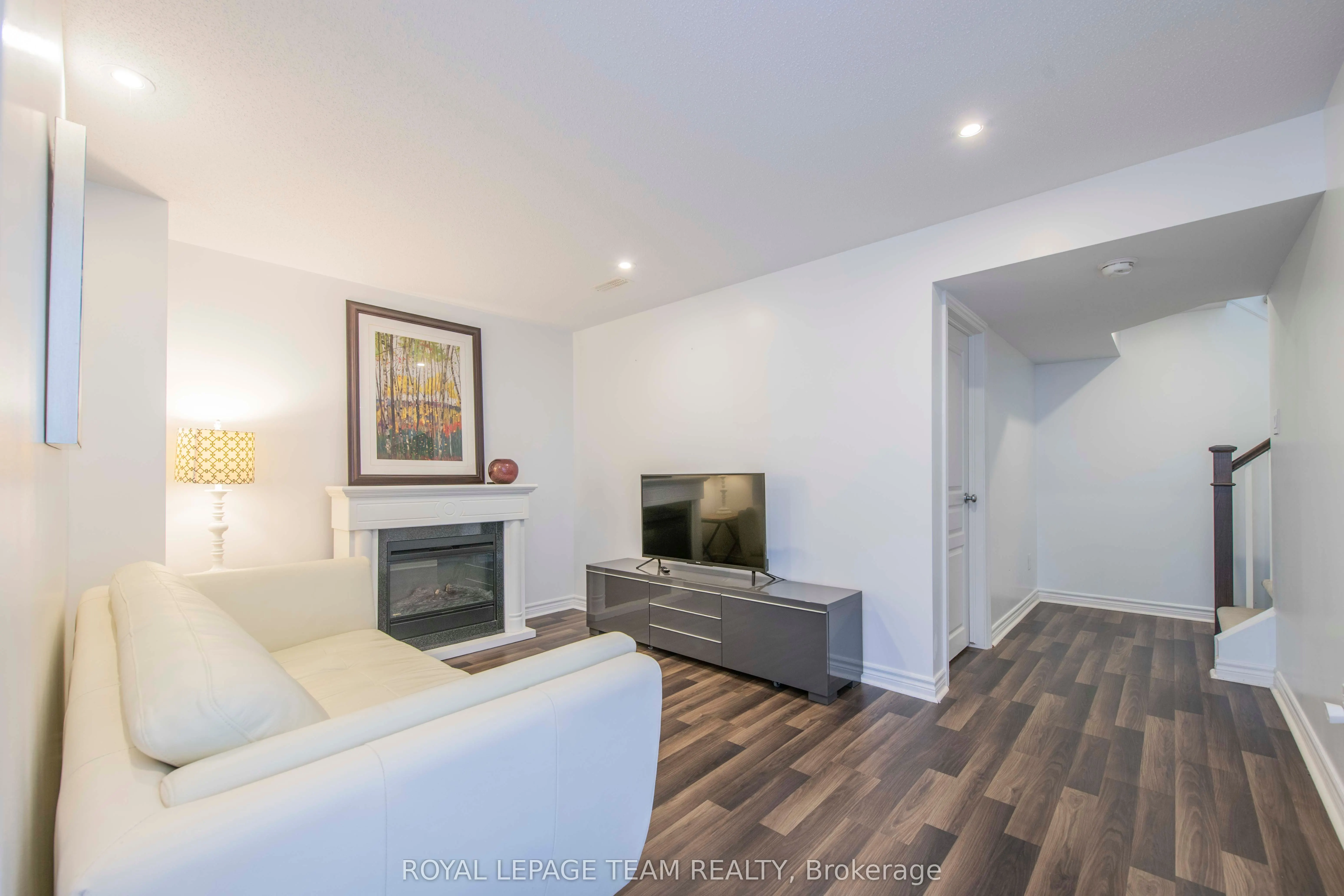 500 Grand Tully Way
