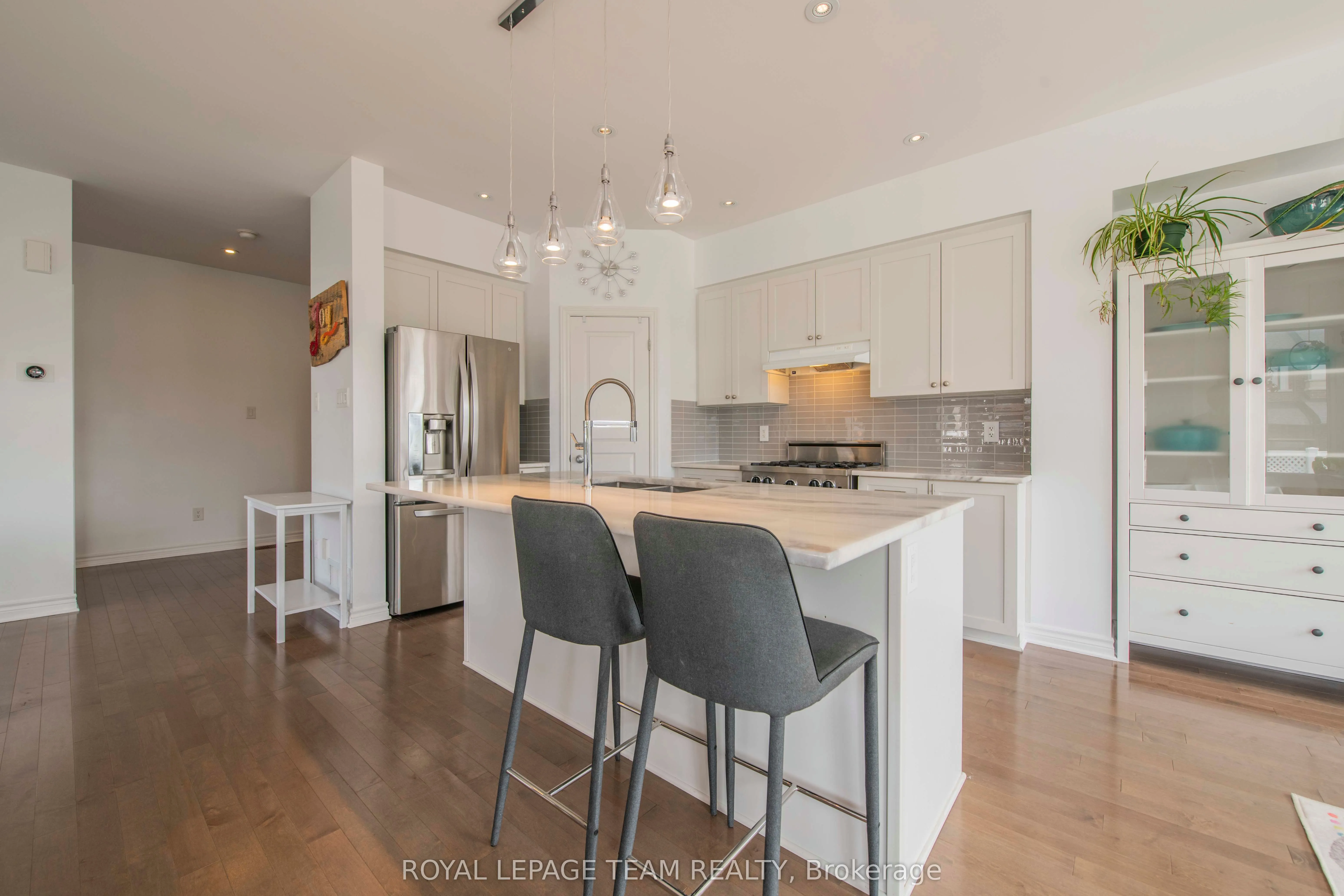 500 Grand Tully Way
