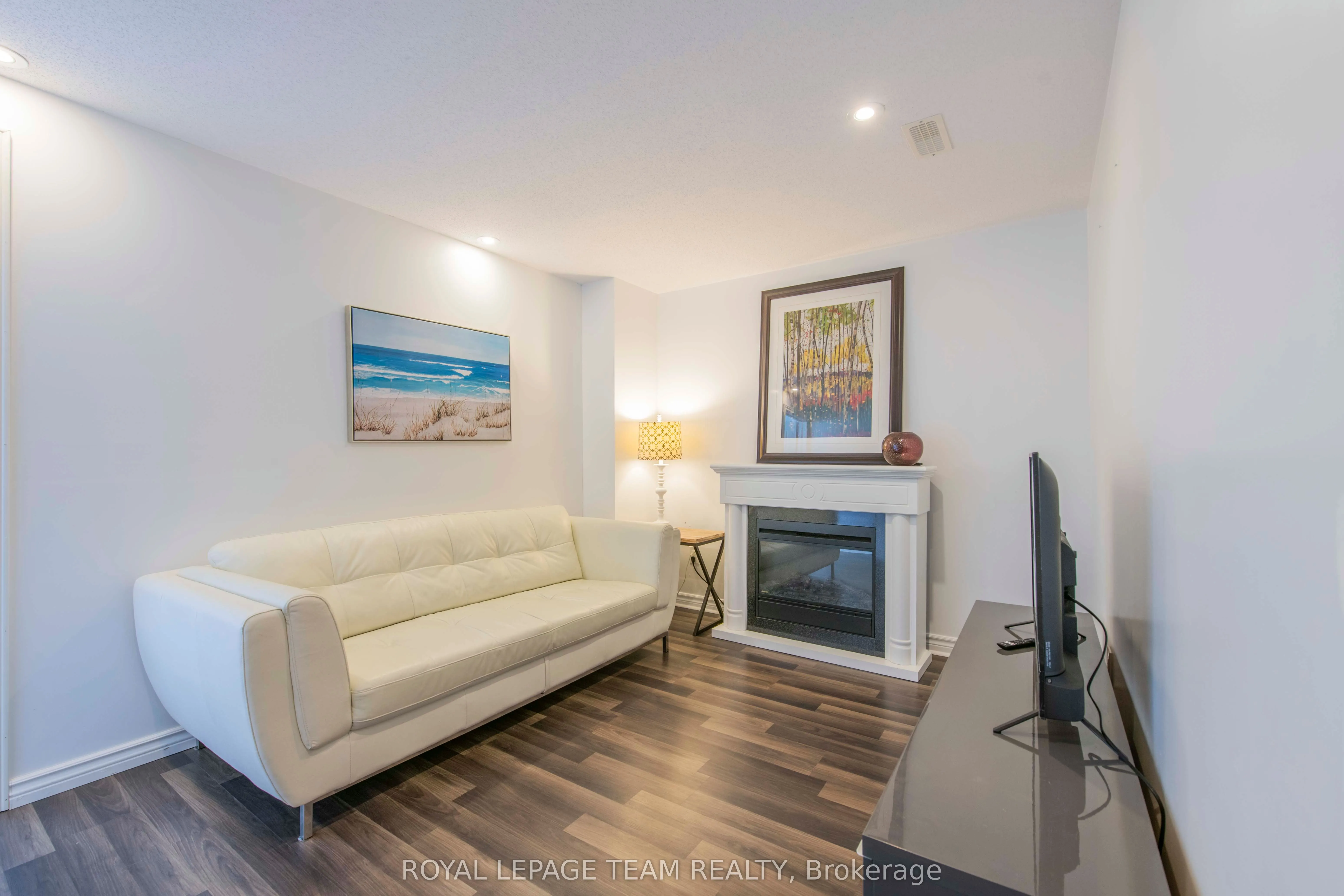 500 Grand Tully Way