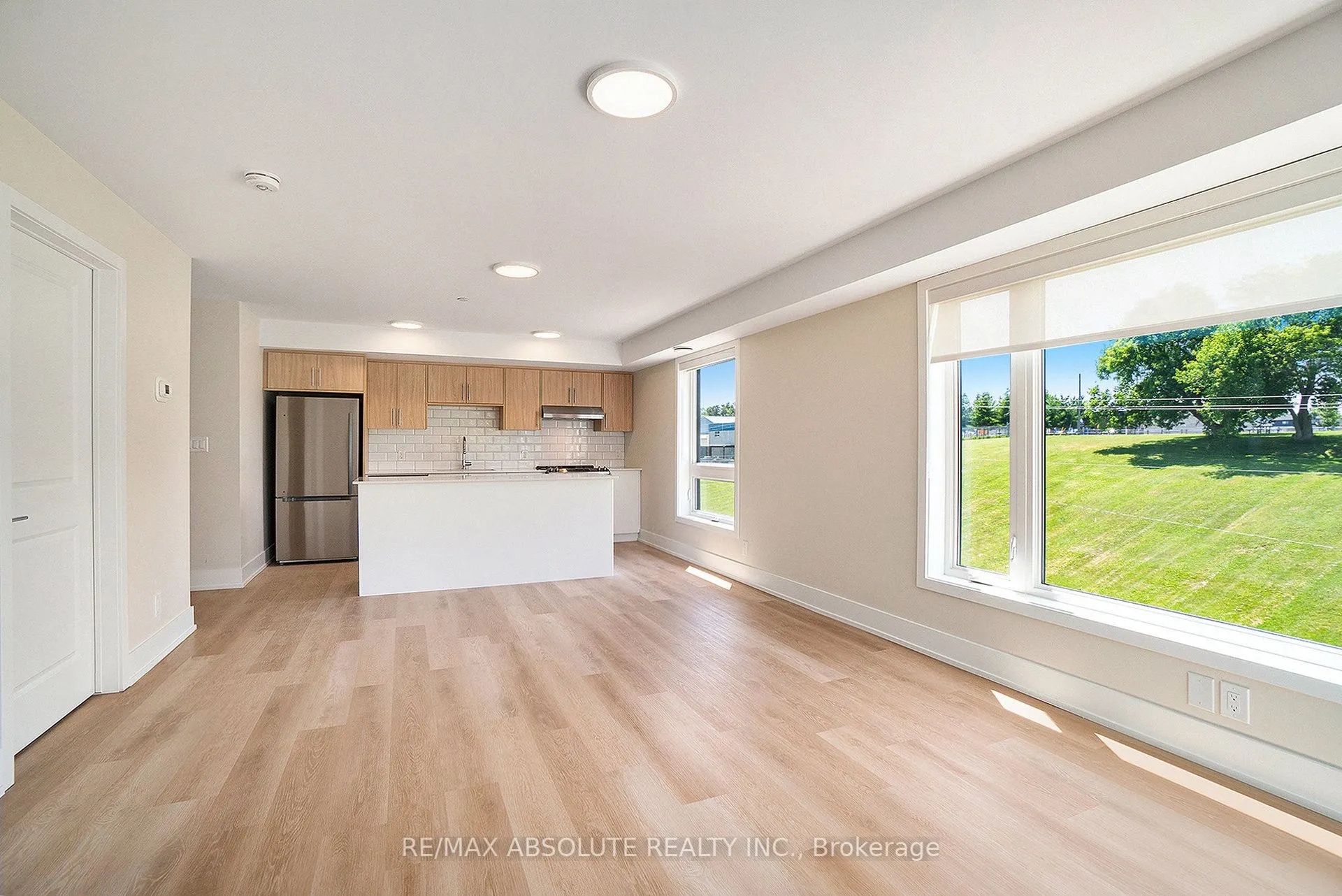 12 Thomas Street S, #102