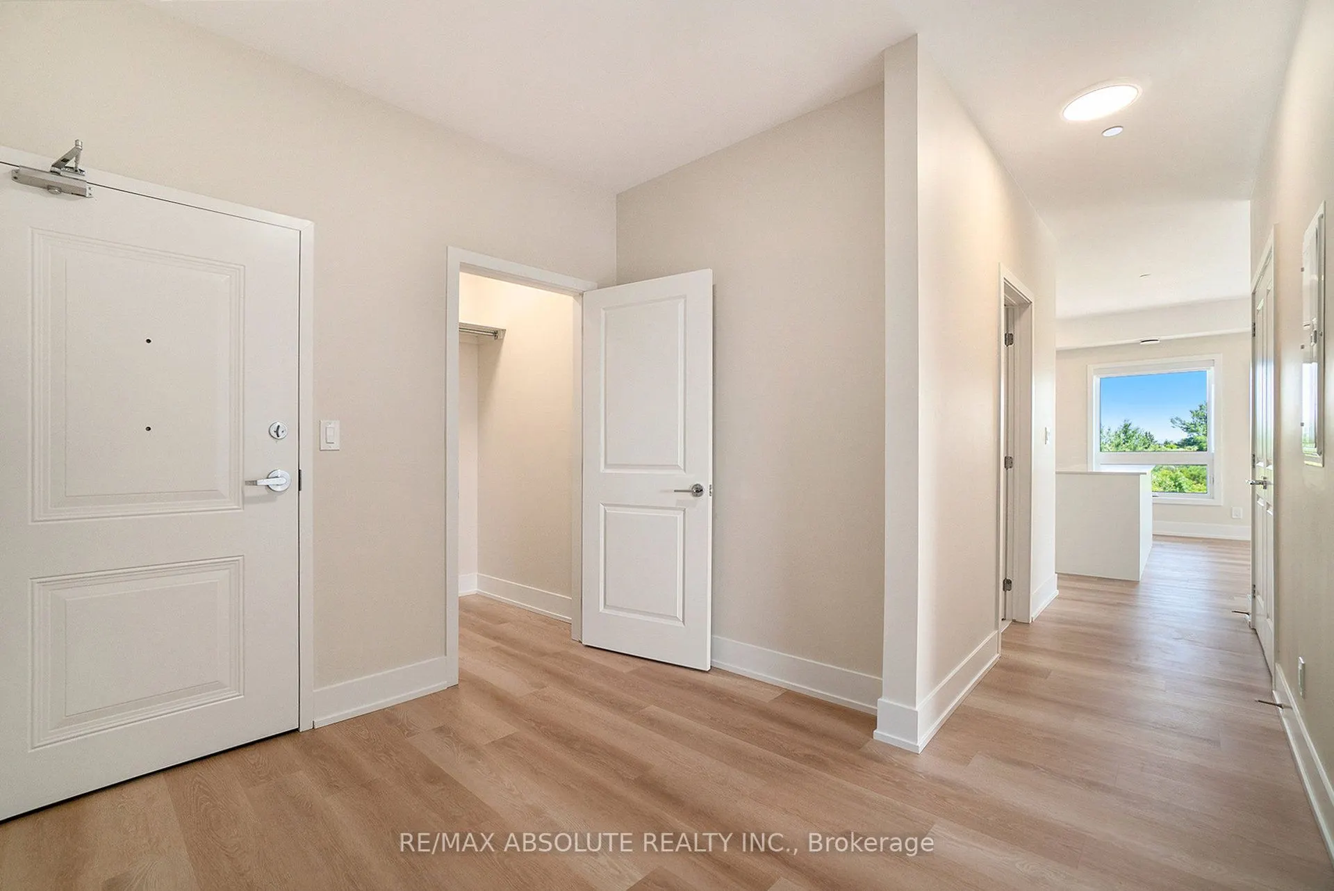 12 Thomas Street S, #102
