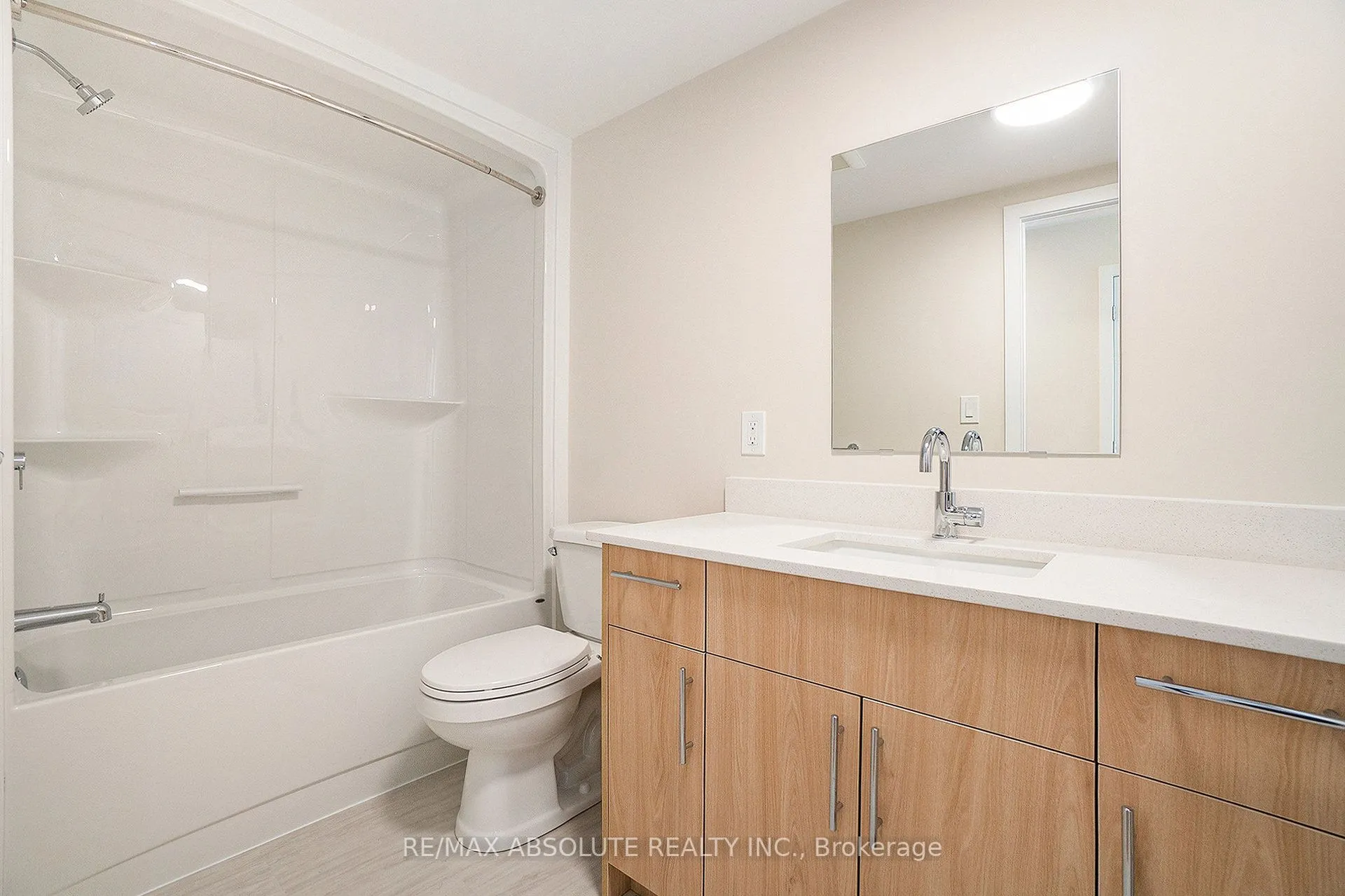 12 Thomas Street S, #102