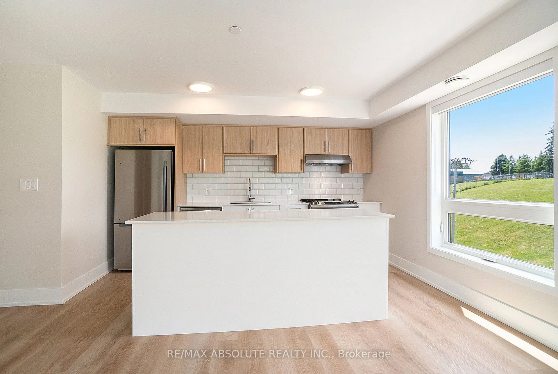 12 Thomas Street S, #102