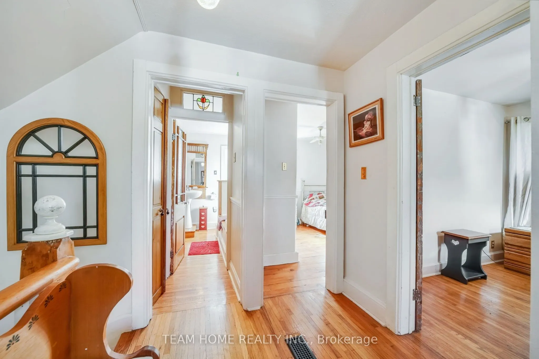 3 Dundas Street E