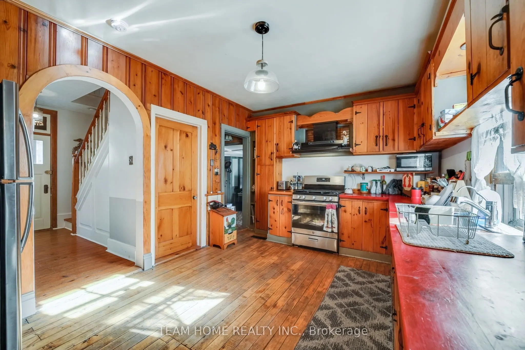 3 Dundas Street E