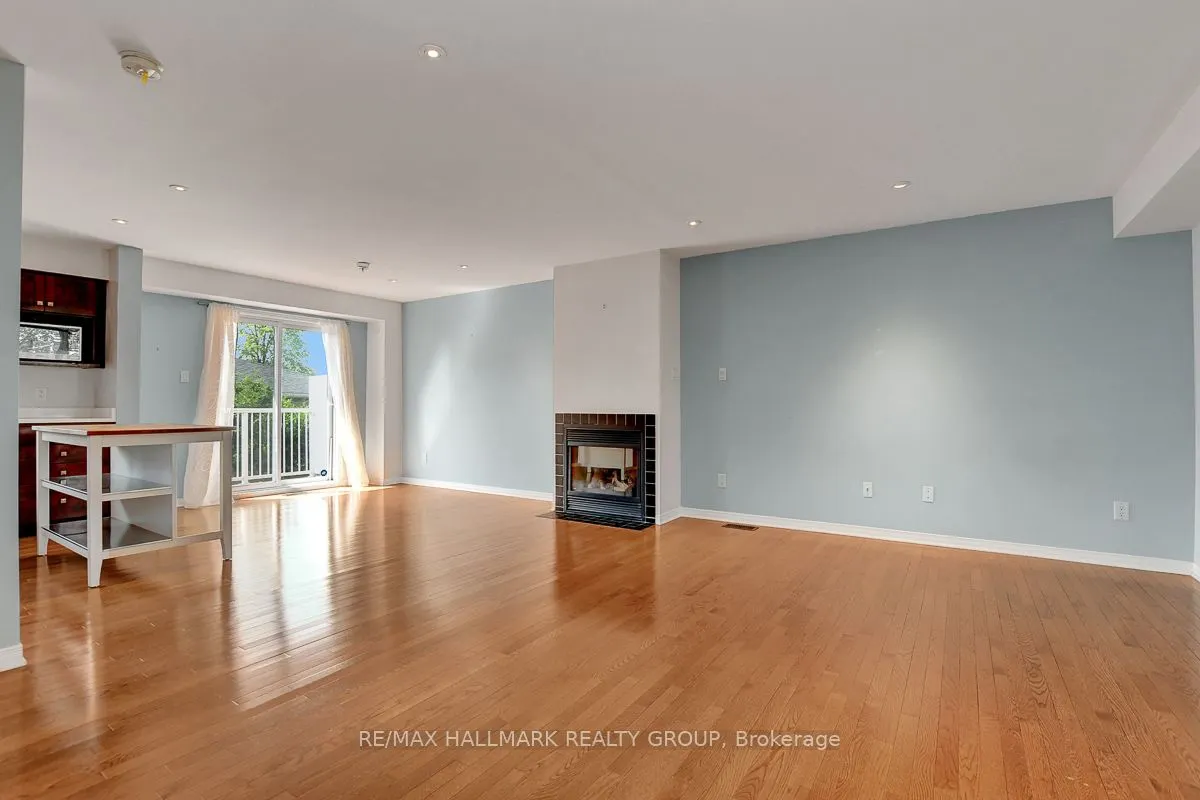 553 Burleigh Private