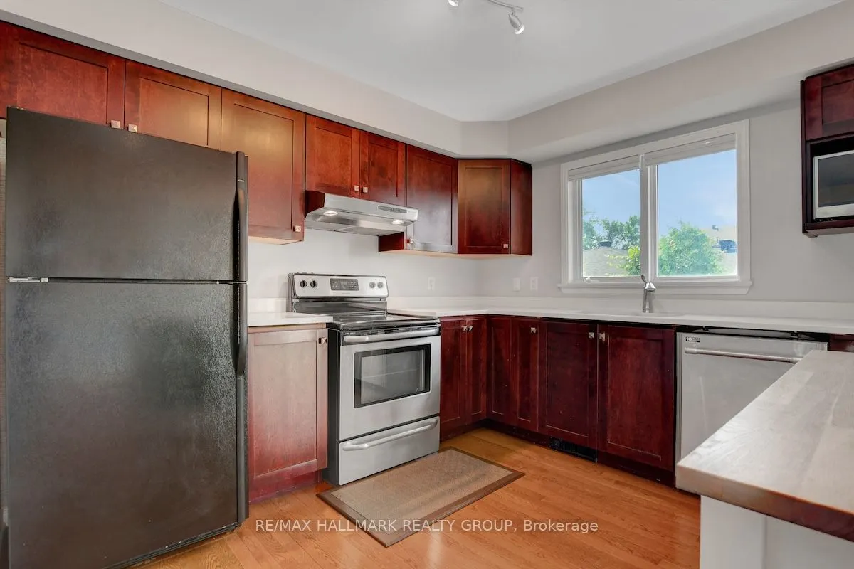 553 Burleigh Private
