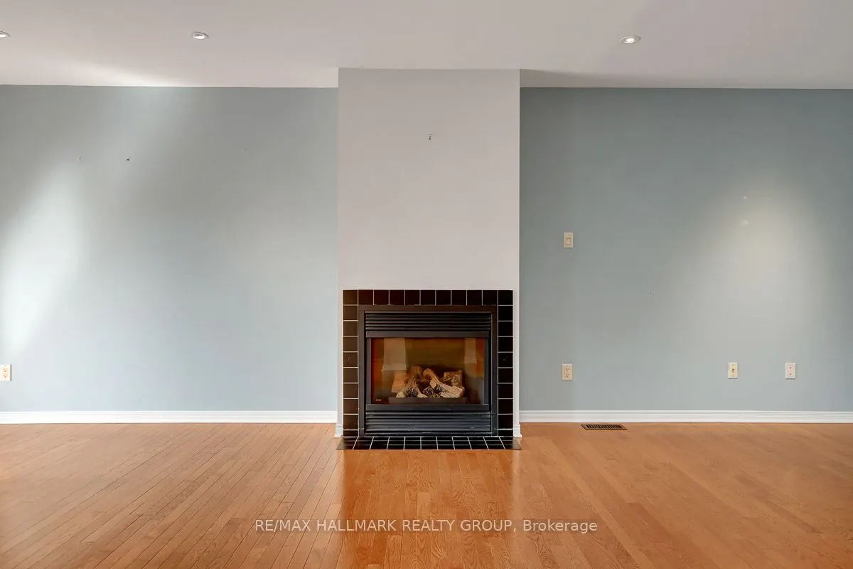 553 Burleigh Private