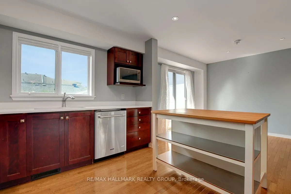 553 Burleigh Private